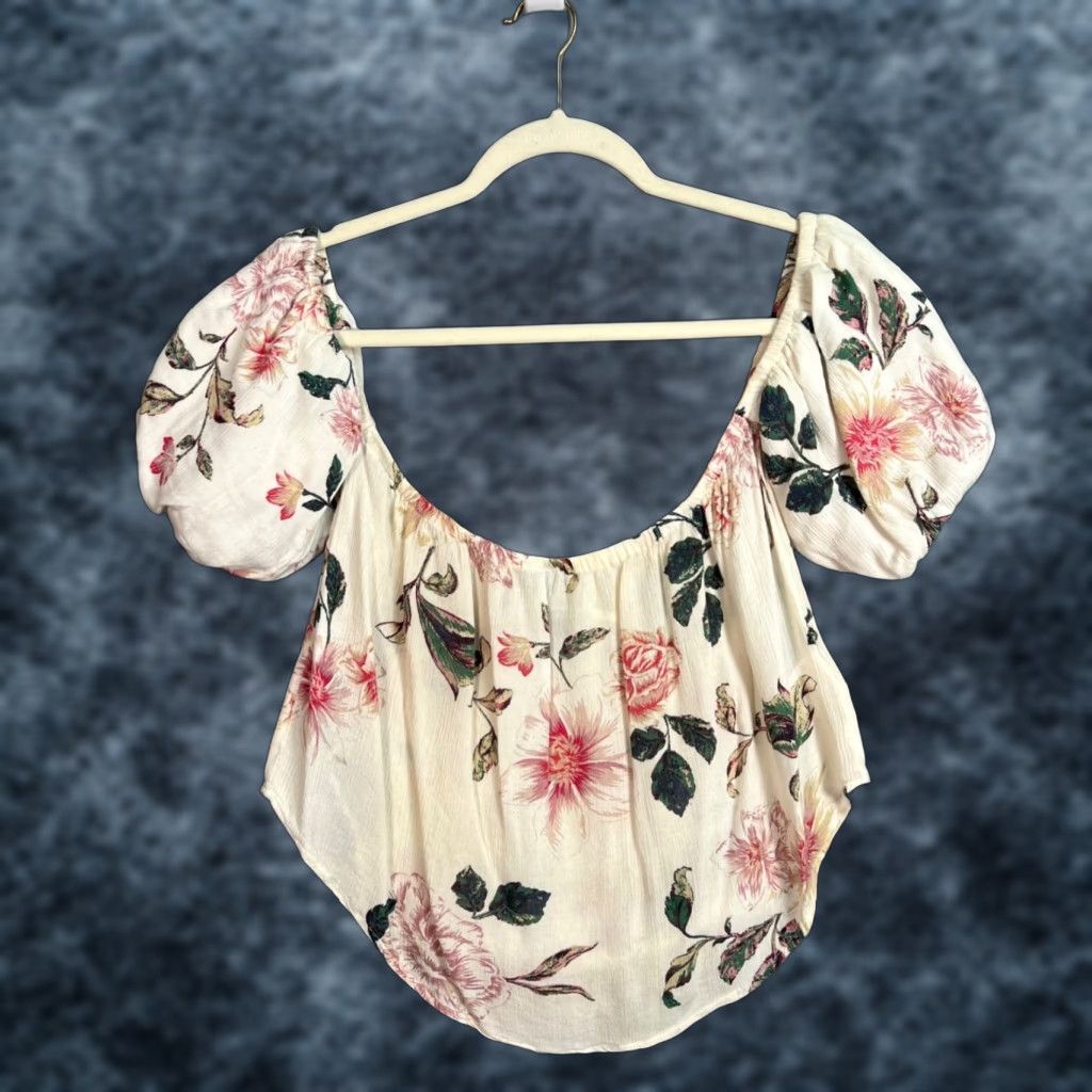 Vintage Kimchi Blue Blouse Womens Floral Puff Sleeve Scoop Neck Medium Cream 100% Rayon Size M / US 6-8 / IT 42-44 - 1 Thumbnail