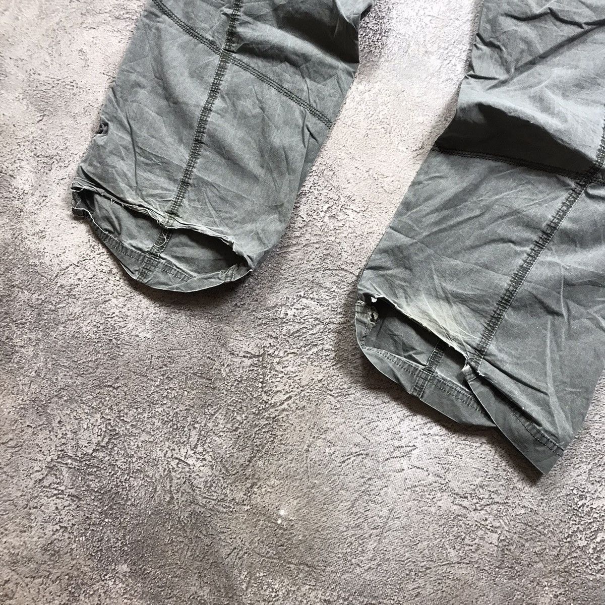 Vintage Vintage 90s Baggy Cargo Pants Faded Grey Workwear Streetwear Size US 36 / EU 52 - 7 Thumbnail