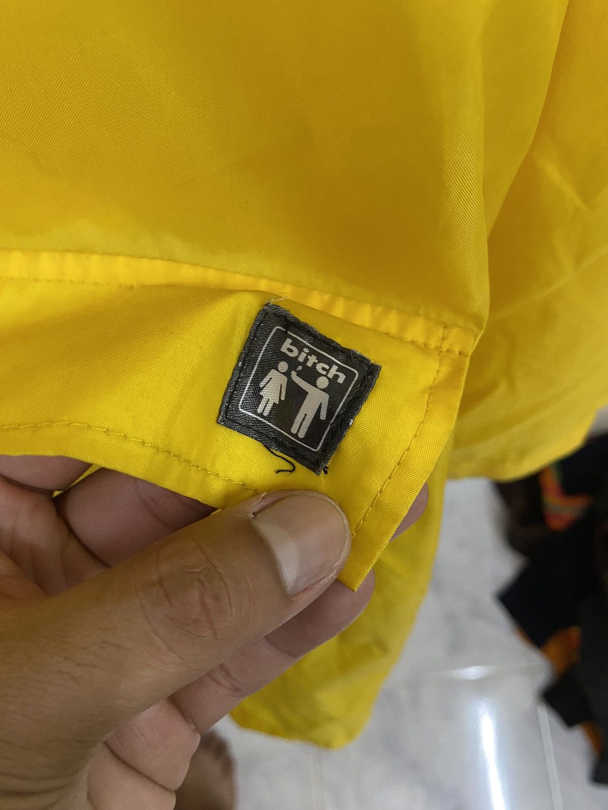 Vintage Vtg Bitch Skateboard Light Jacket - Yellow Size US L / EU 52-54 / 3 - 7 Thumbnail
