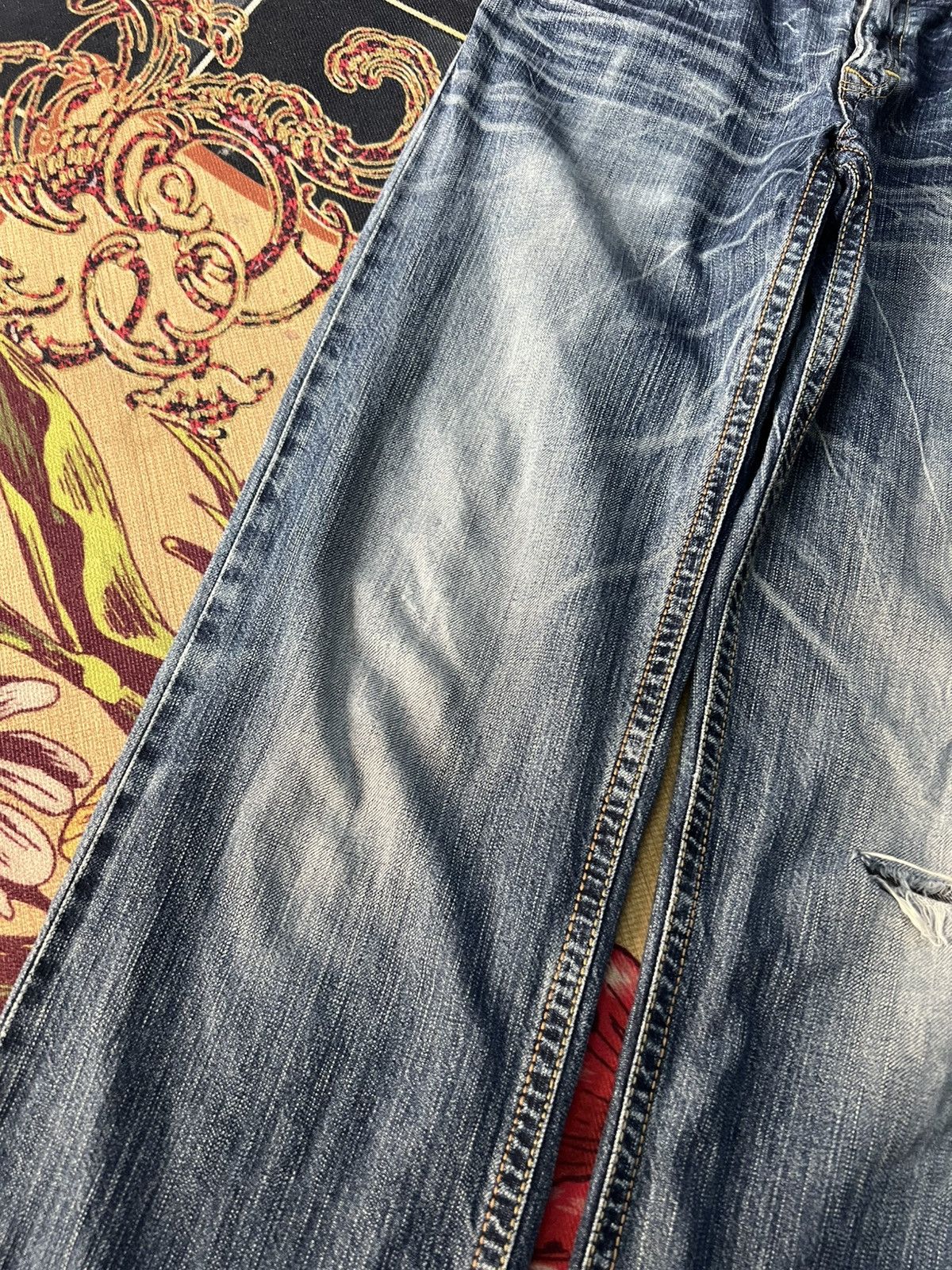 Edwin × Japanese Brand × Vintage EDWIN EXCLUSIVE VINTAGE BUFFALO HEAD DISTRESS JEANS Size US 29 - 5 Thumbnail