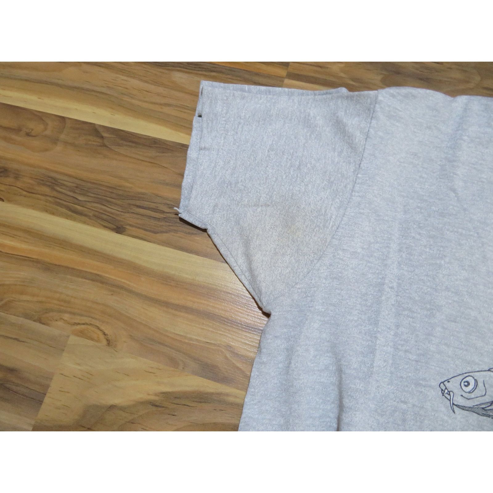 Other Cherry Carp Minnesota Gray Red T-shirt Sz M 1980s Size US M / EU 48-50 / 2 - 5 Thumbnail
