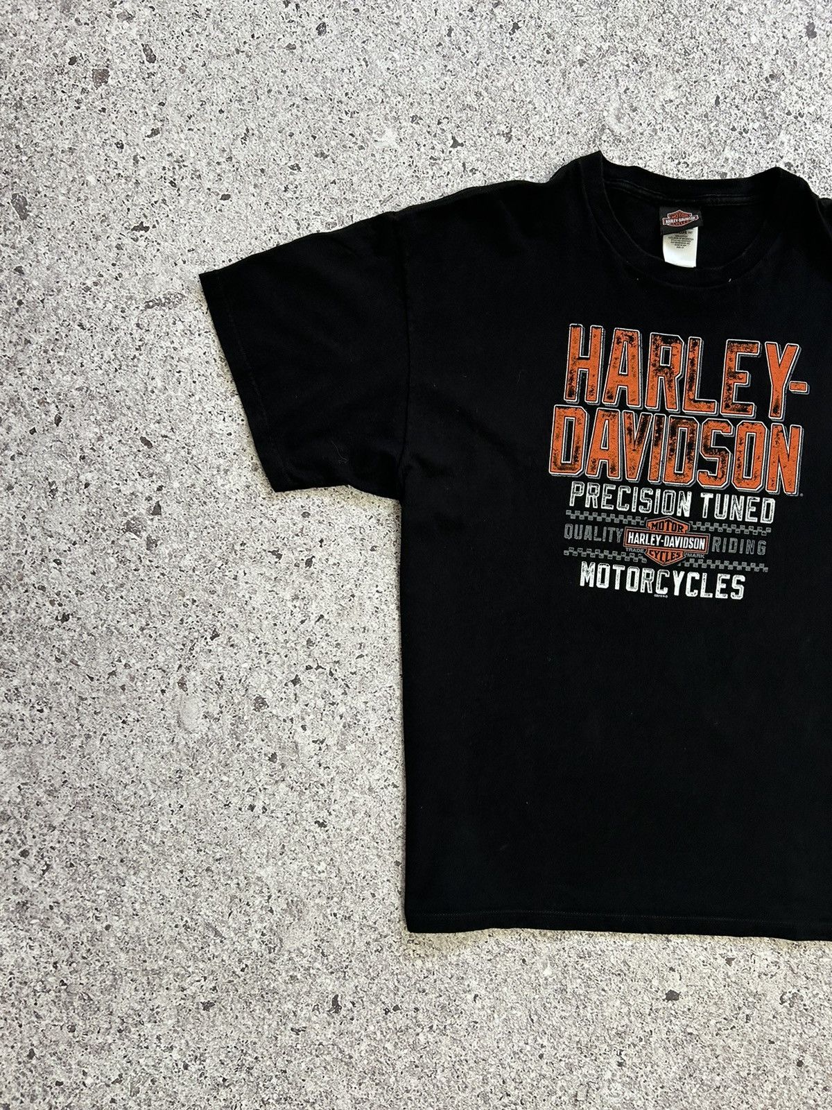 Band Tees × Harley Davidson × Vintage Vintage 2015 Harley Davidson Chicago Precision Tuned T-Shirt Size US XXL / EU 58 / 5 - 4 Thumbnail