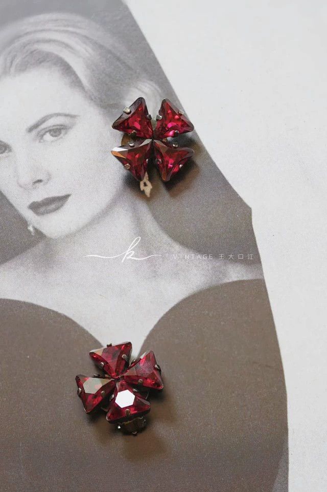 Yves Saint Laurent YSL FW1993 Malta Pomegranate Red Crystal Ear Clips Size ONE SIZE - 4 Thumbnail