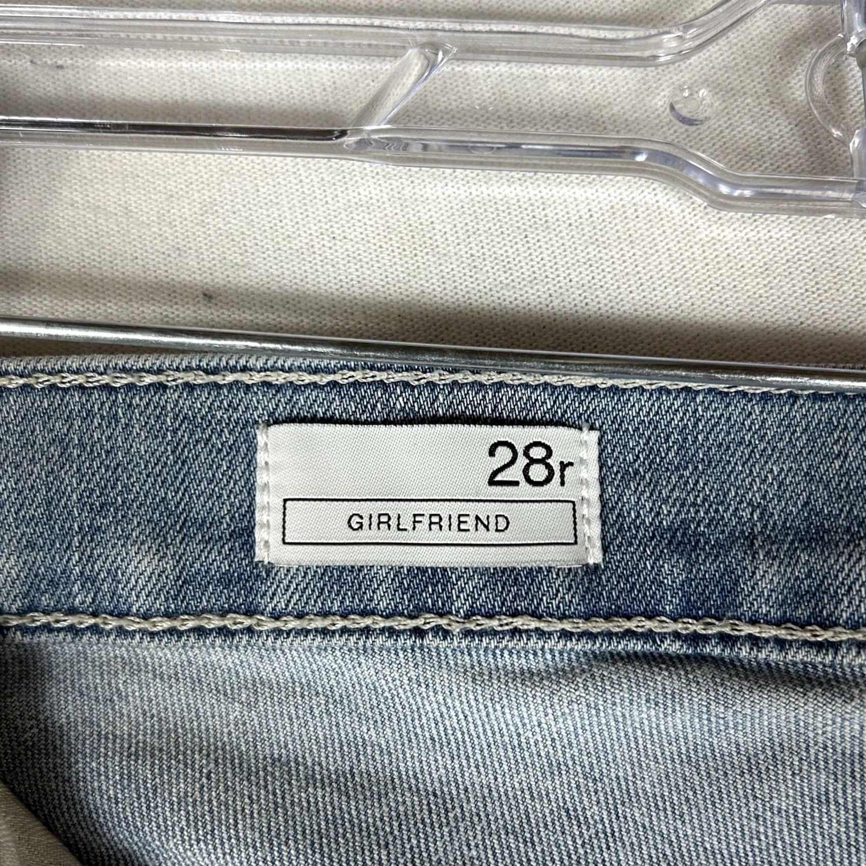 Gap VINTAGE Gap 1969 Girlfriend Jeans Womens Size 28R Light Wash Denim Brooklyn Bleach Blue Size 28" / US 6 / IT 42 - 6 Thumbnail