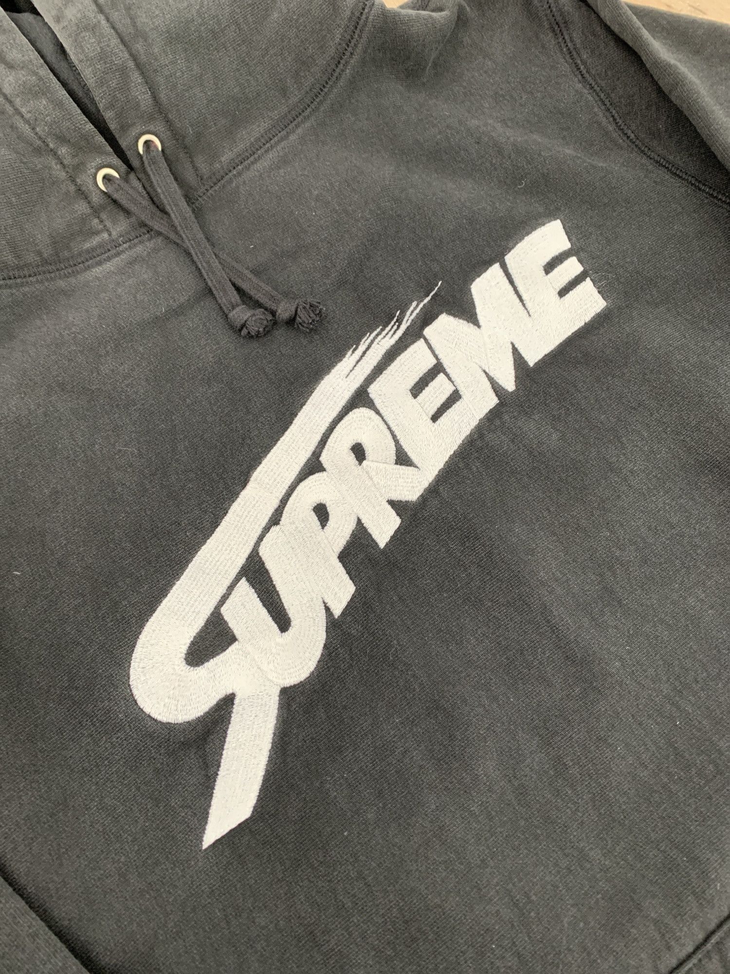 Supreme Supreme Montblanc Hoodie Embroidered OG L Size US L / EU 52-54 / 3 - 4 Thumbnail