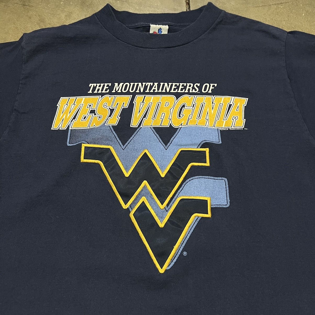 NCAA × Vintage Vintage 90s West Virginia Mountaineers College T shirt Size US L / EU 52-54 / 3 - 3 Thumbnail