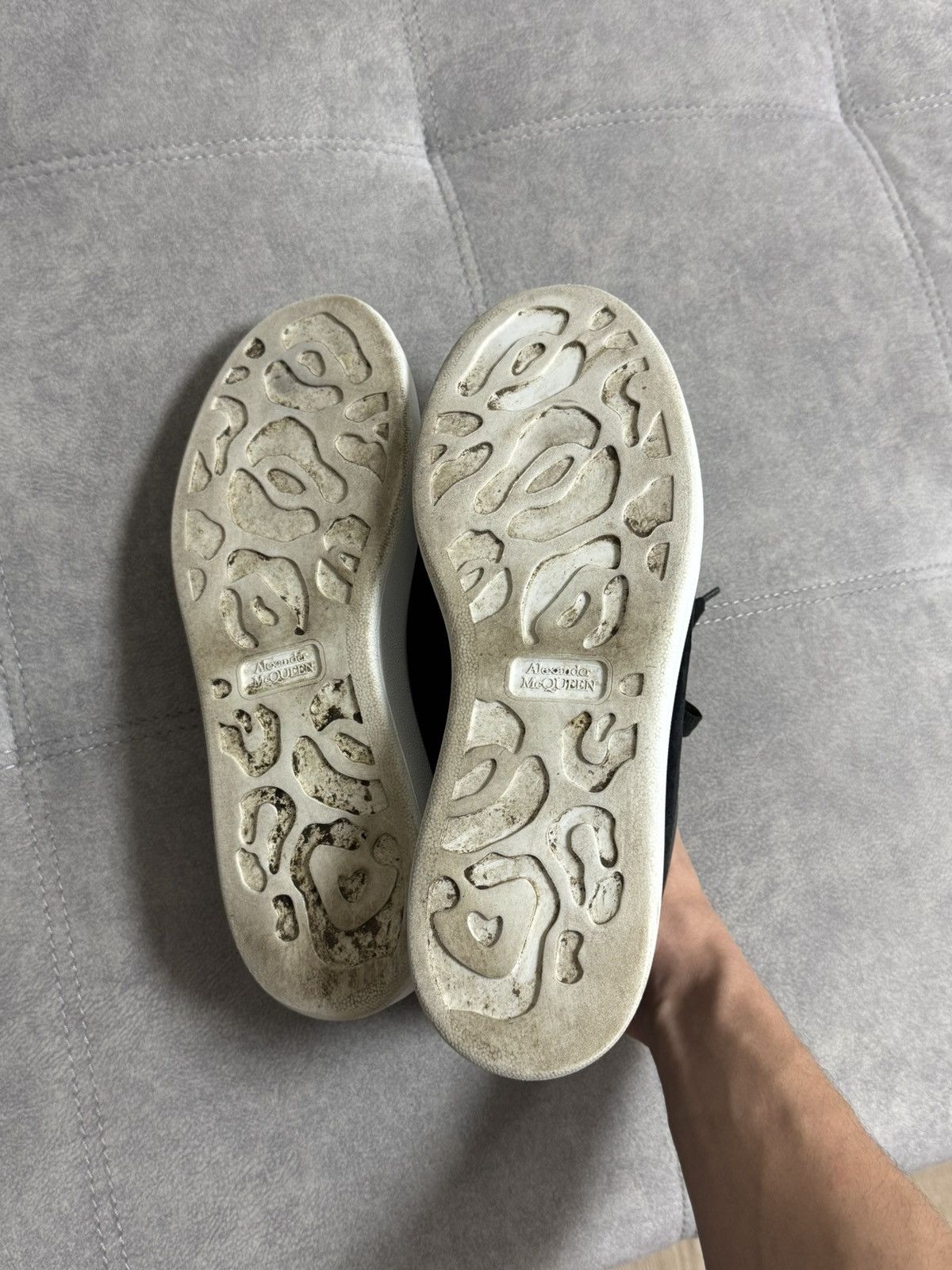 Alexander McQueen Rare Alexander McQueen Black Velvet Sneakers Shoes 40 Size US 9 / IT 39 - 8 Thumbnail