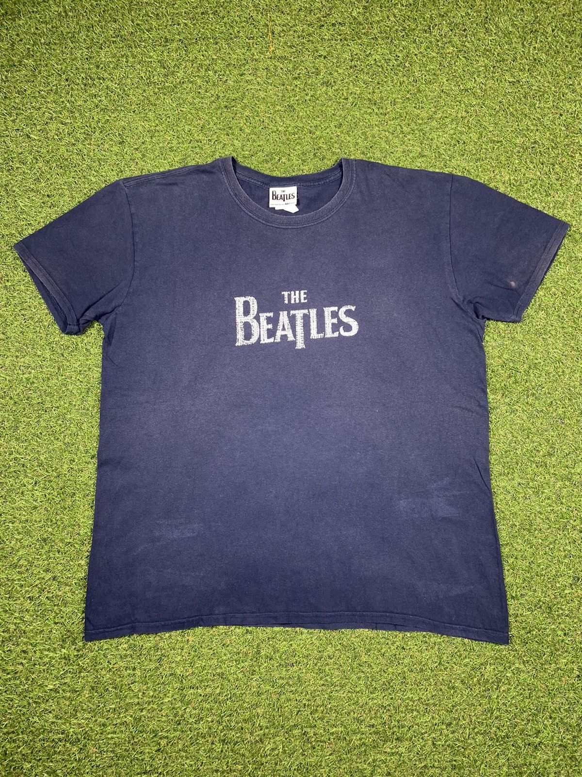 Band Tees Vintages Y2k The Beatles tee streetwear rock band size XL Size US XL / EU 56 / 4 - 1 Thumbnail