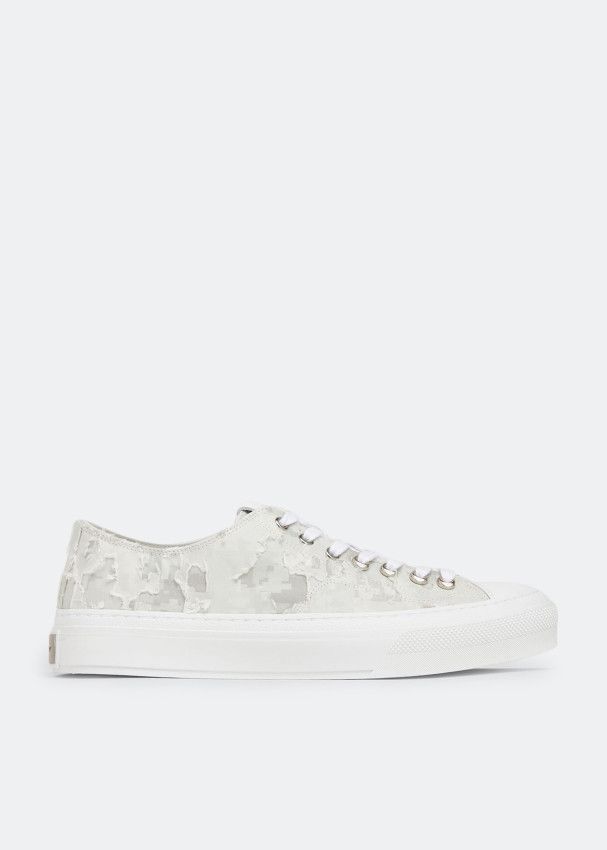 o1srvl11e0524 City Low Sneakers in White & Grey