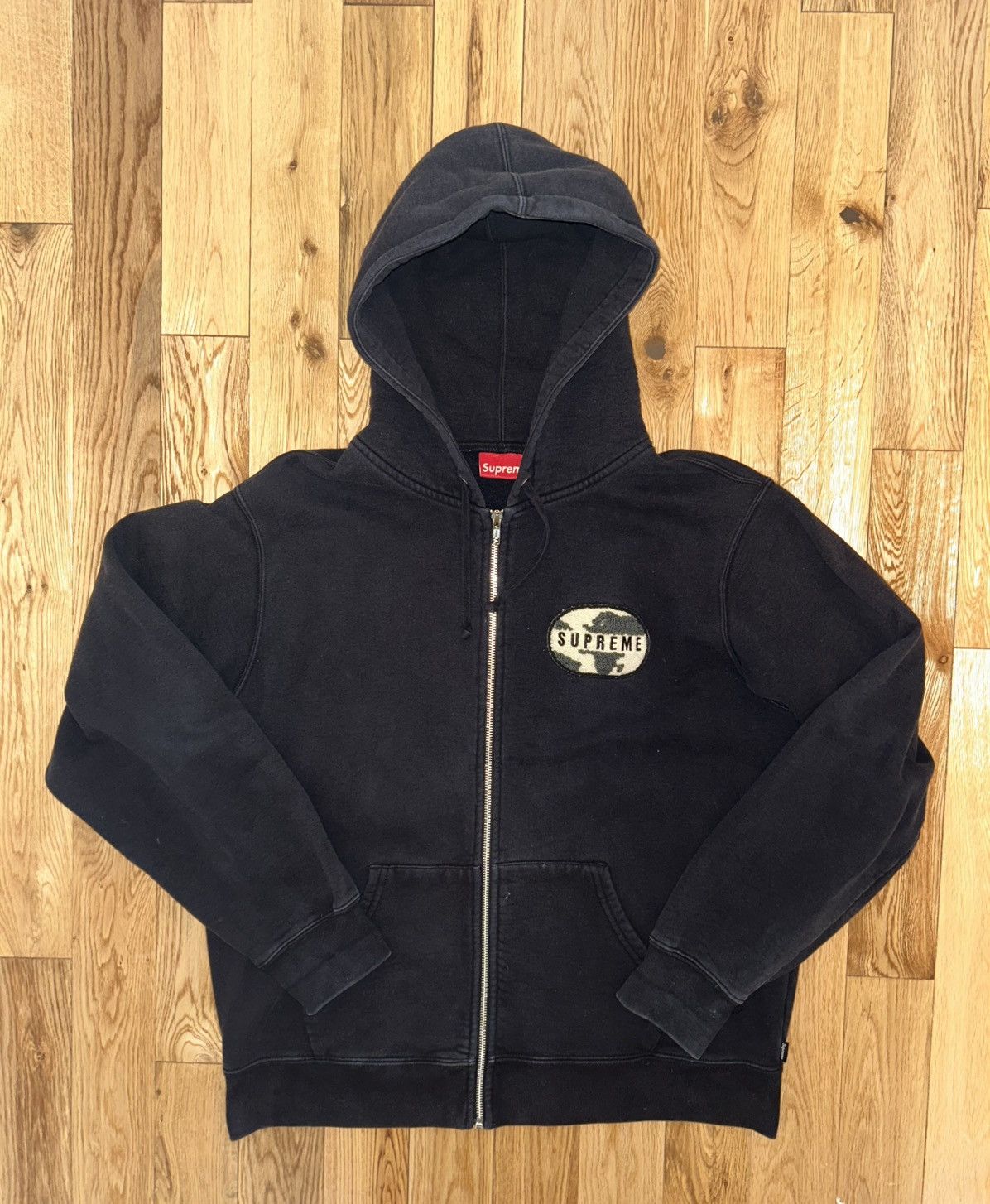 Supreme Supreme World Famous Crewneck | Grailed