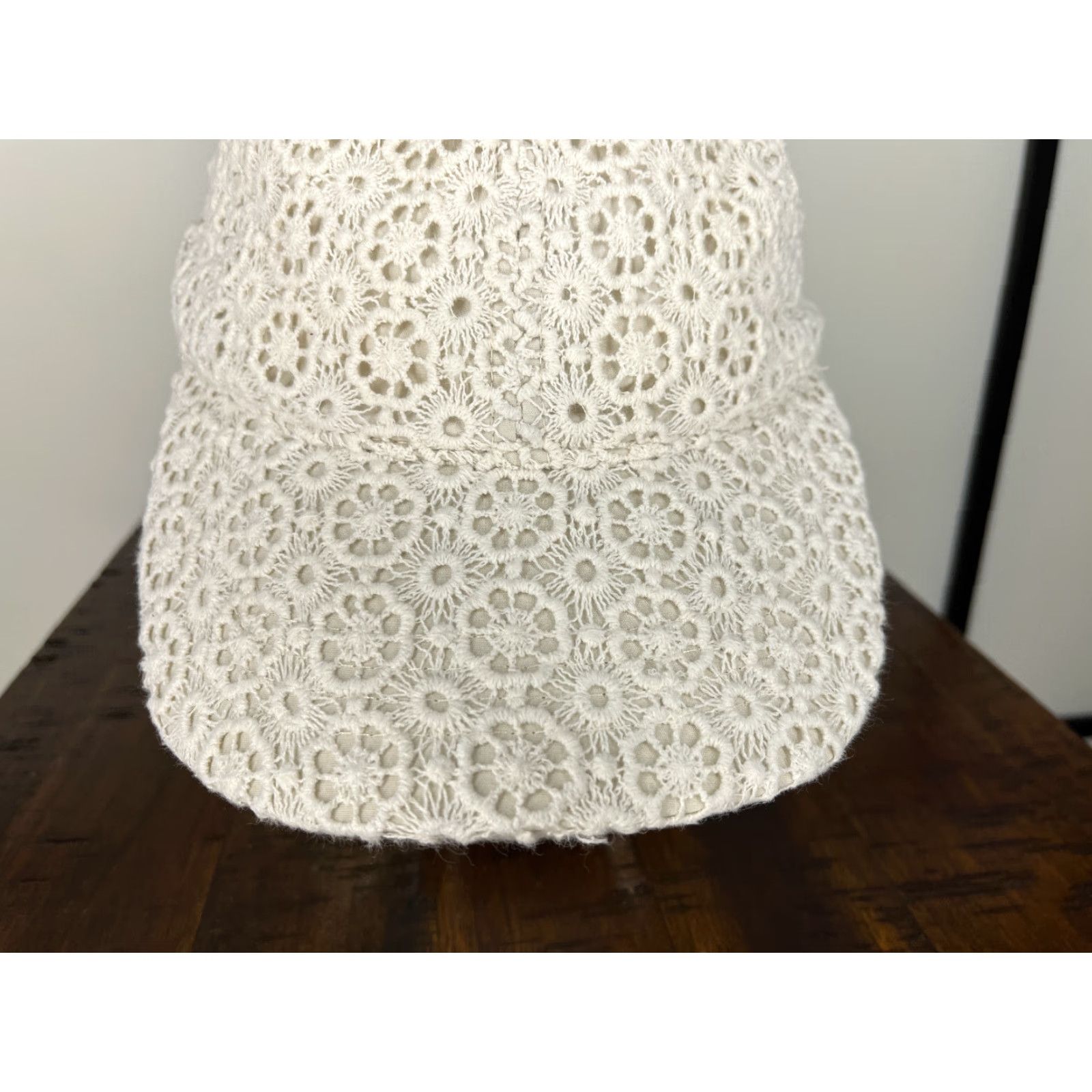 Vintage isa & stef Hat Womens One Size White Crochet Floral Cotton Lined Strap Back Size ONE SIZE - 3 Thumbnail