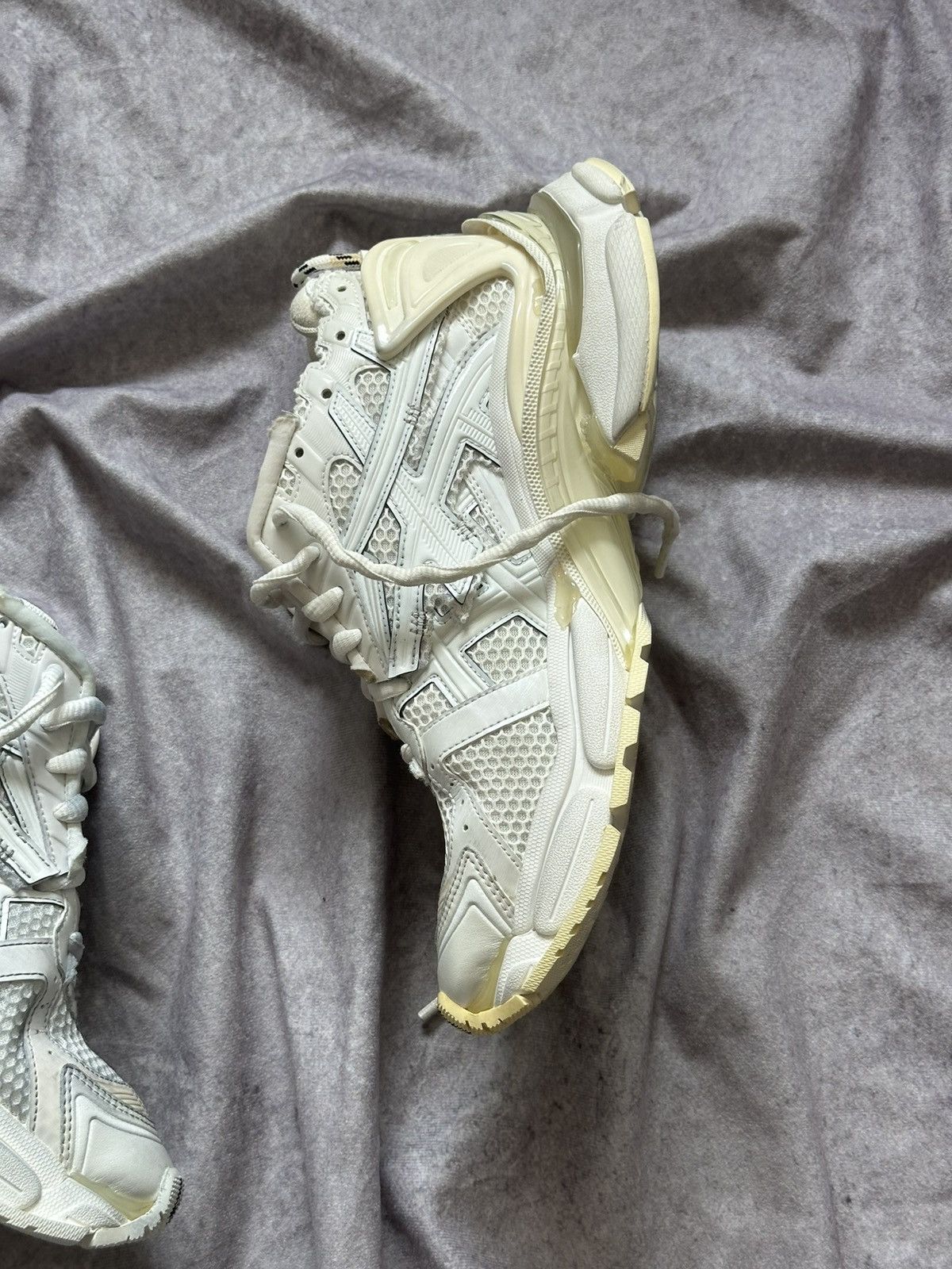 Balenciaga Balenciaga Runner Leathe Free White Sneakers Shoes Size US 10 / EU 43 - 10 Thumbnail