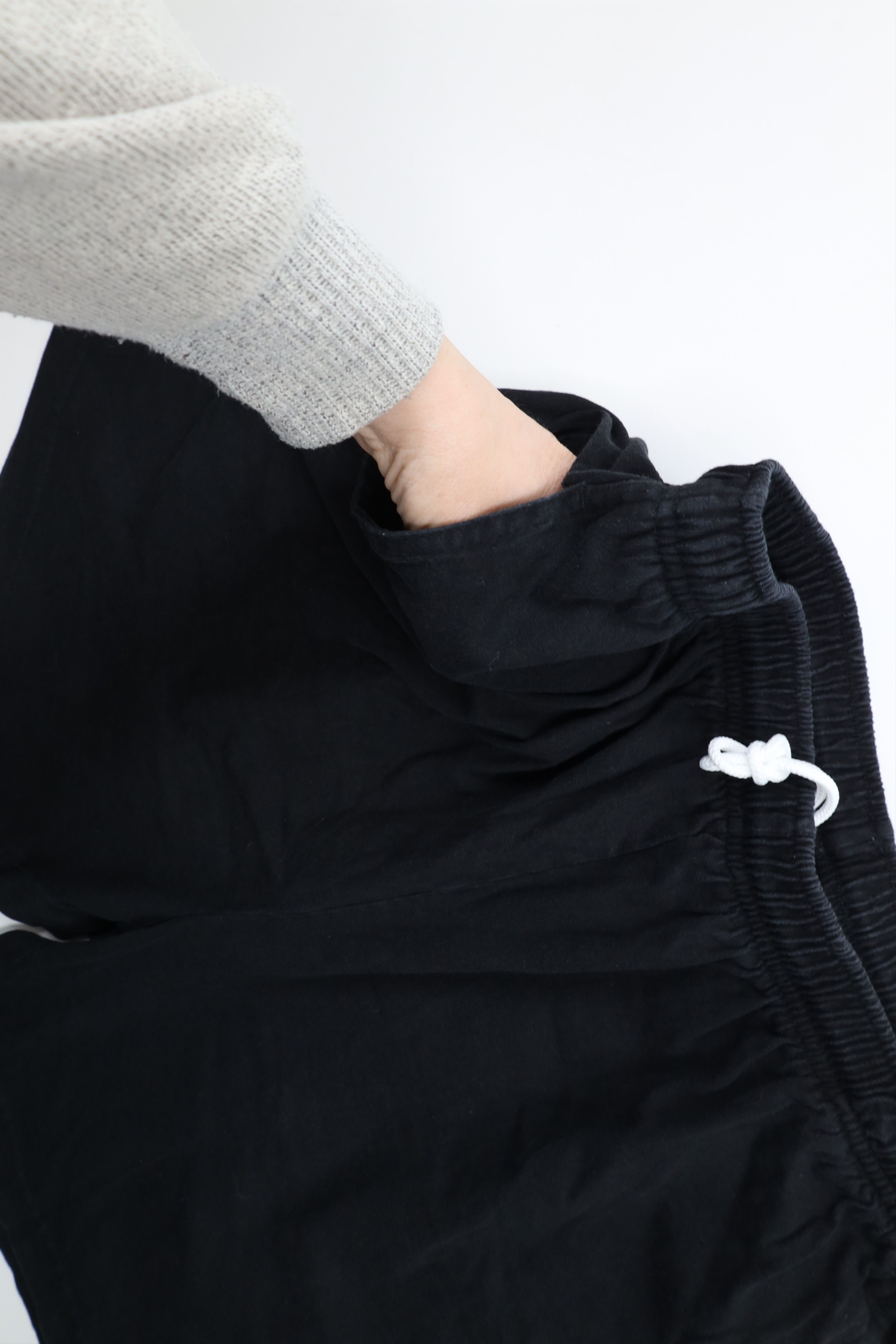 Reebok × Vintage Vintage 90s Reebok Spell Out Above Knee Shorts Black Cotton Size US 36 / EU 52 - 7 Thumbnail