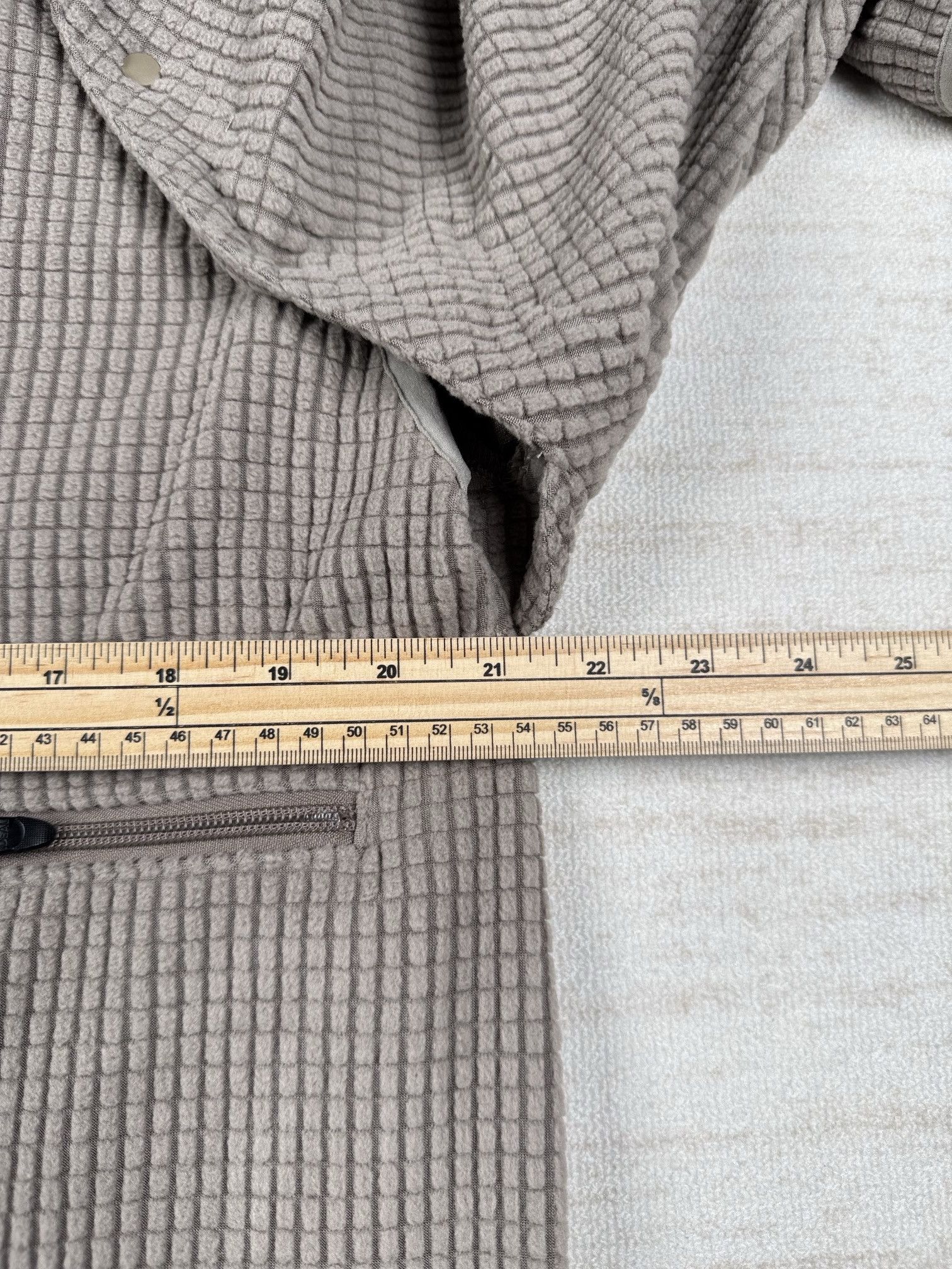 Japanese Brand DETACHABLE SLEEVE GRID FLEECE PULL OVER | Baloriginal. Size US M / EU 48-50 / 2 - 13 Thumbnail