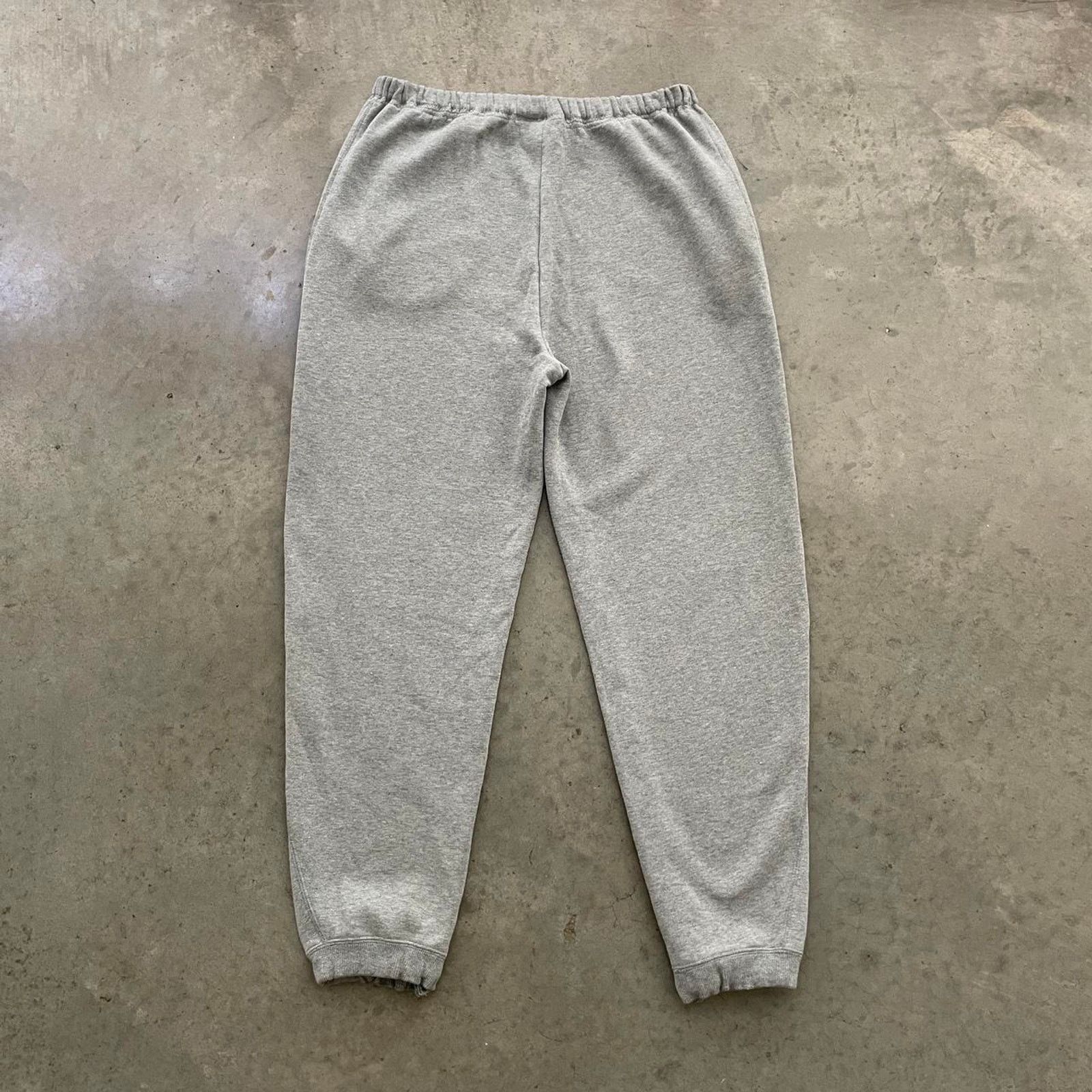 Reebok Vintage Reebok Grey Sweatpants Size US 32 / EU 48 - 2 Thumbnail