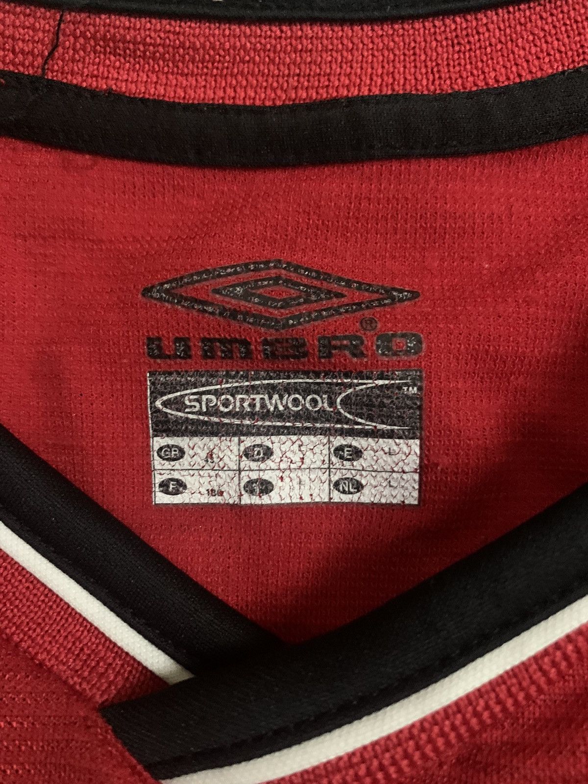 Umbro × Vintage Original Manchester United Home 2000 Jersey Nameset Beckham Size US L / EU 52-54 / 3 - 4 Thumbnail