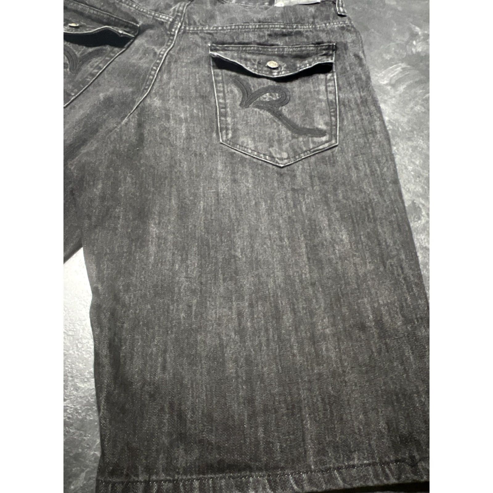 Rocawear VINTAGE Rocawear Bermuda Shorts Mens 40 Black Denim 90s Grunge Baggy Wide Leg Embroidered Cotton Polyester Casual Men Size US 40 / EU 56 - 3 Thumbnail
