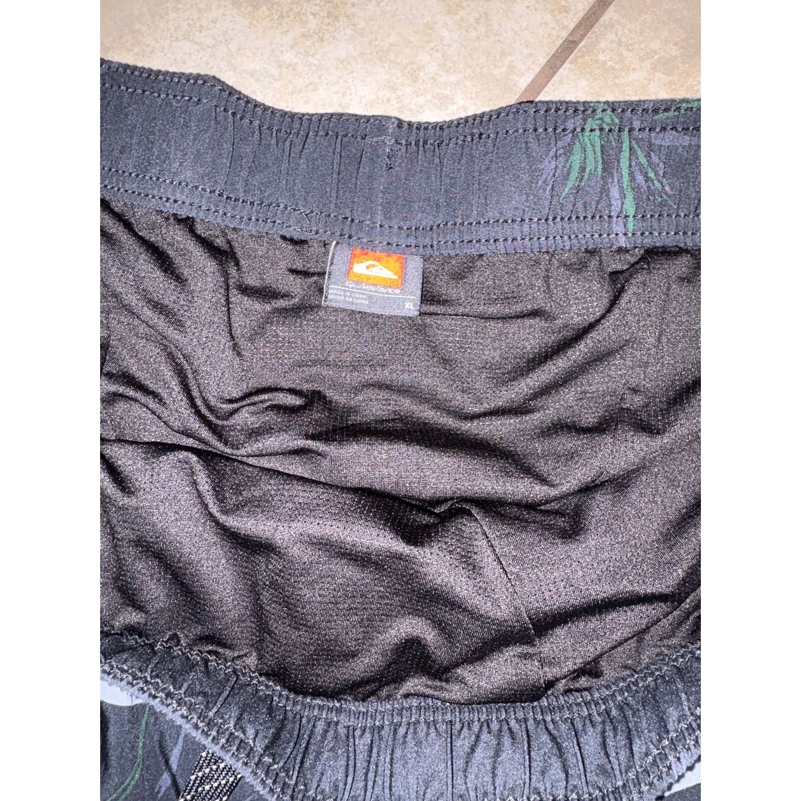 Quiksilver Quiksilver men’s volley swim shorts XL floral Size US 36 / EU 52 - 2 Thumbnail