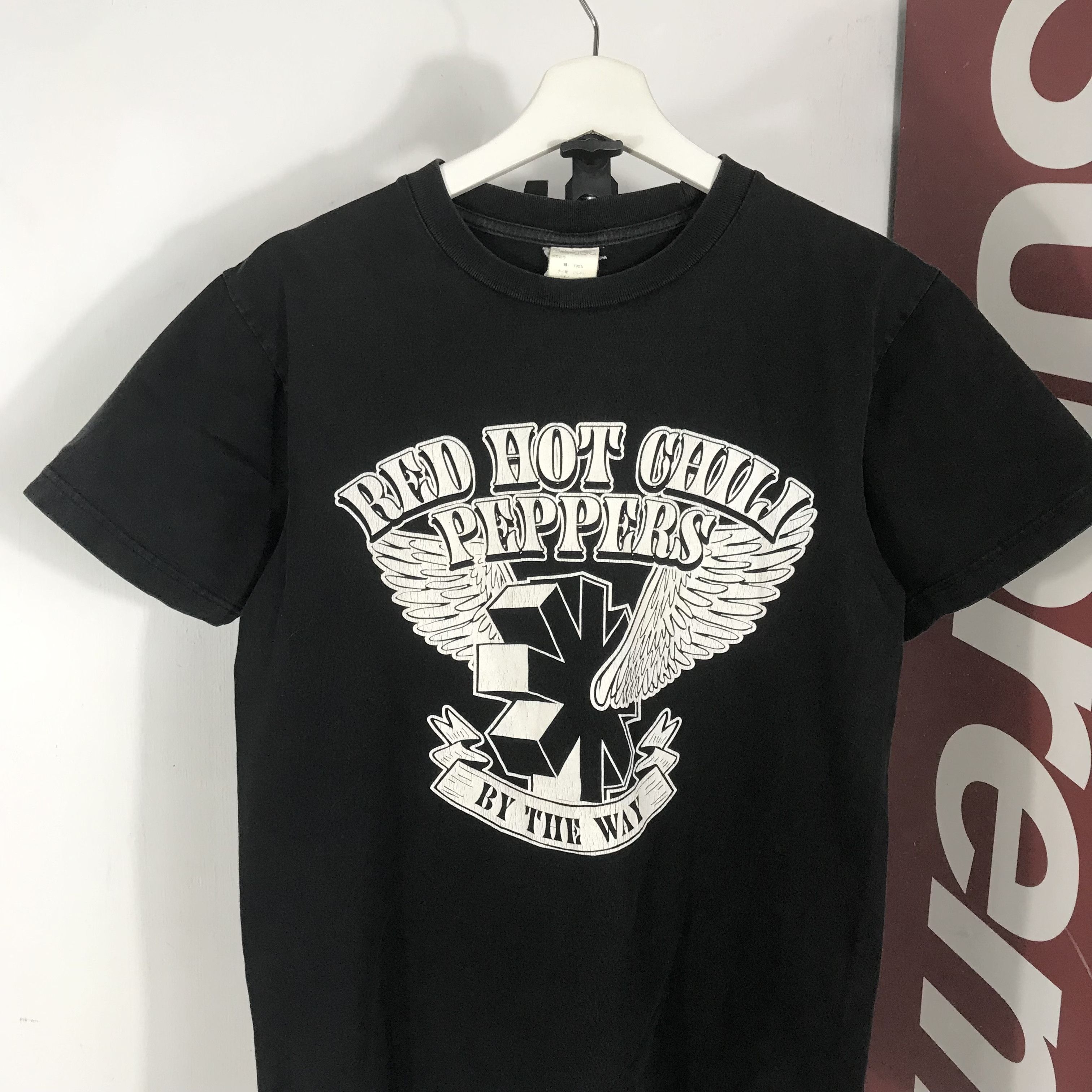 Band Tees Vintage 00s Red hot chili pepers by the way tour bandShirt Size US M / EU 48-50 / 2 - 3 Thumbnail