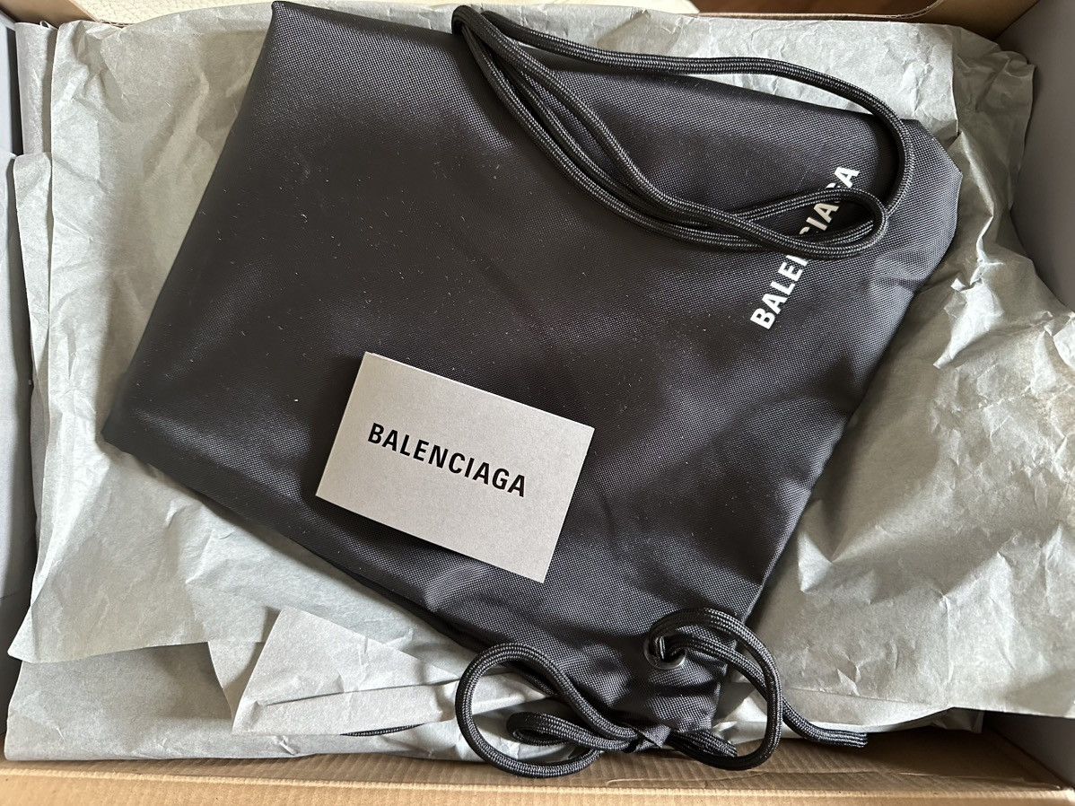 Balenciaga Balenciaga Runner White Made In Italy Size US 14 / EU 47 - 8 Thumbnail