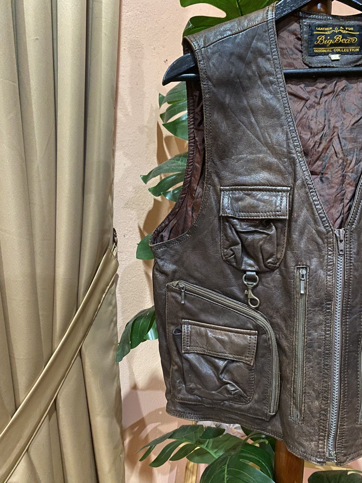 Other Vintage Big Bear Leather Utility Vest Multi-Pocket Zip Front Size US M / EU 48-50 / 2 - 5 Thumbnail