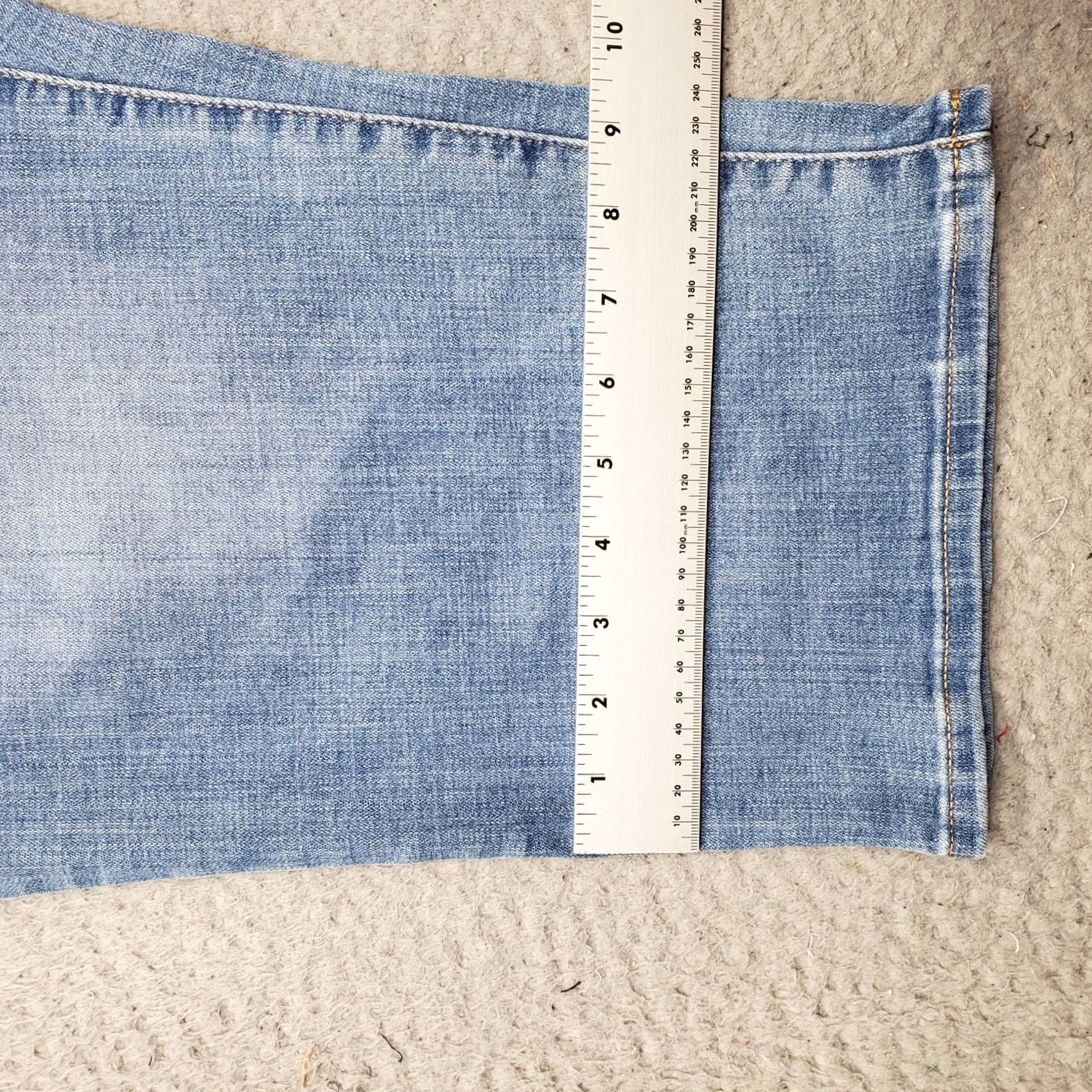 Levi's Levi's 311 Shaping Skinny Capri Jeans Womens 24W Blue Denim Stretch Whiskered Capri Jeans 24W Womens Levi's Shirt Shirt Size 42" / US 20 - 5 Thumbnail