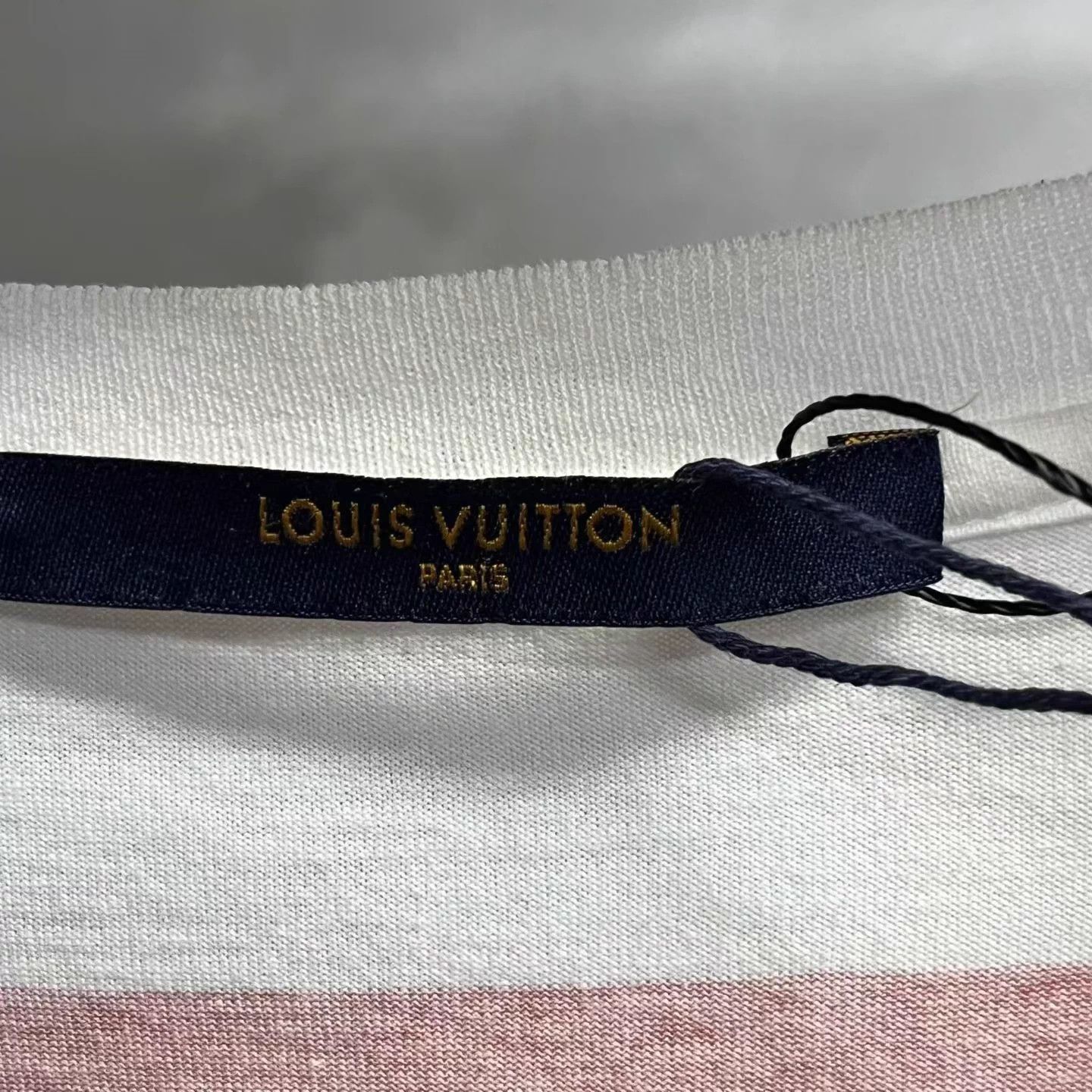 Louis Vuitton Louis Vuitton coral short-sleeve logo T-shirt S Size US S / EU 44-46 / 1 - 3 Thumbnail