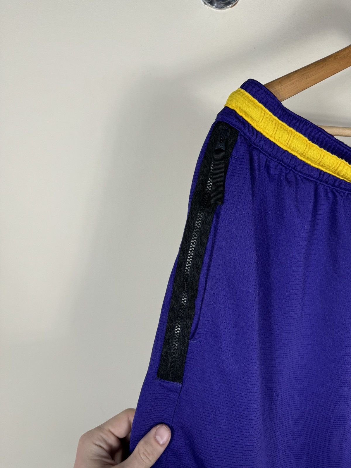 NBA × Nike Nike Lakers NBA y2k Basketball Shorts Size US 38 / EU 54 - 4 Thumbnail