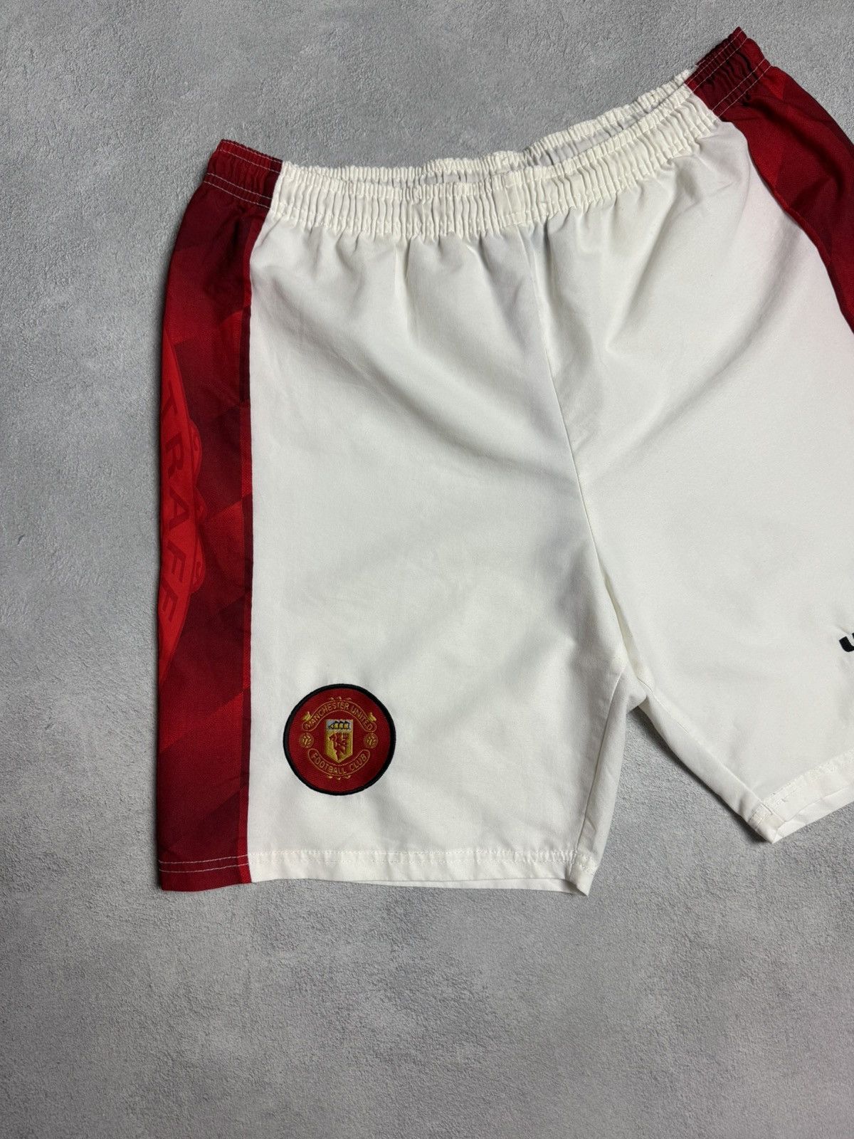 Umbro Manchester United 1996/98 Home Football Soccer Shorts Umbro Size US 30 / EU 46 - 6 Thumbnail