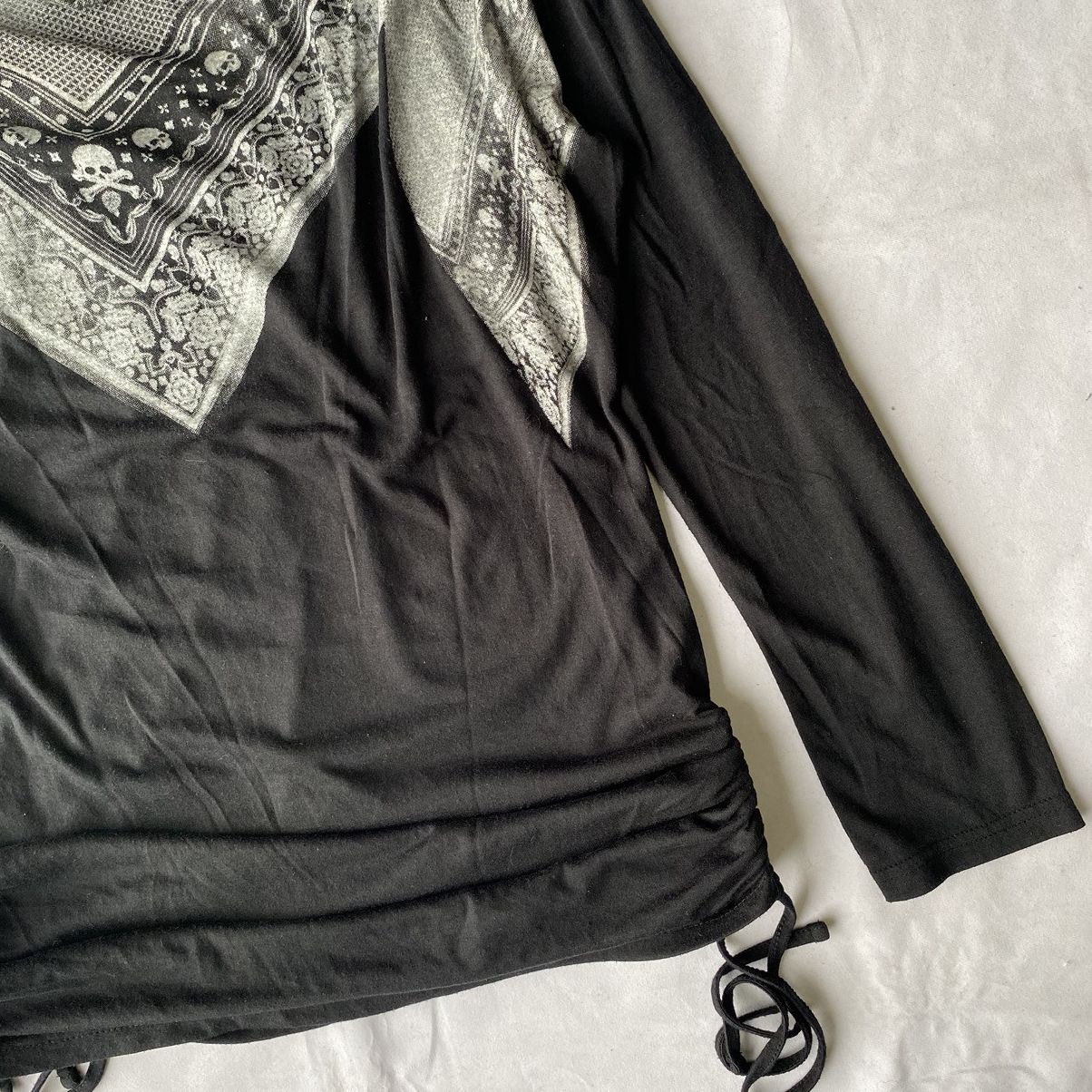 If Six Was Nine × Japanese Brand × Le Grande Bleu (L.G.B.) Japanese Street Gothic L.G.B Style Bandana Cowl Neck Tees Size US L / EU 52-54 / 3 - 7 Thumbnail