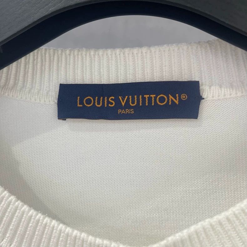 Louis Vuitton Louis Vuitton Pin-embroidered logo knit short sleeve Size US XXL / EU 58 / 5 - 3 Thumbnail