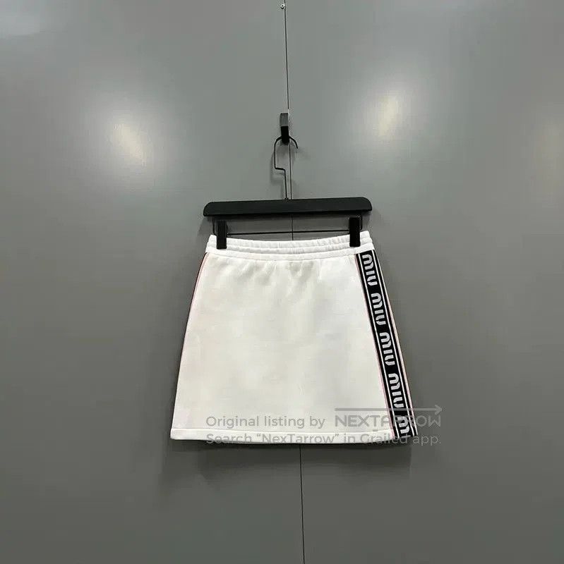 Miu Miu Miu Miu A-Line White Cotton Mini Skirt . Size 22" - 2 Thumbnail