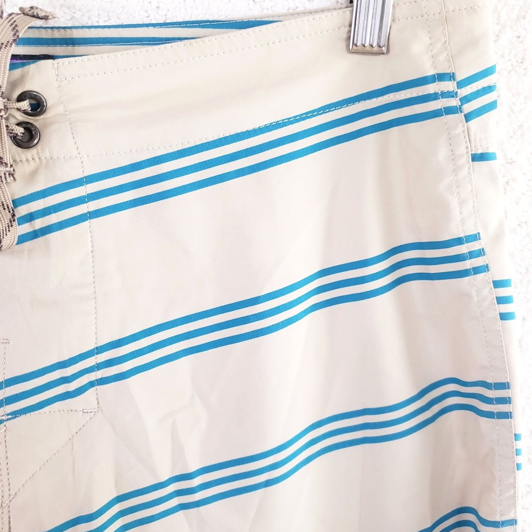Patagonia Patagonia Board Shorts Mens 34W 9" Beige Blue Striped Drawstring Pocket Nylon Surf Beach Nautical Recreational Size US 34 / EU 50 - 4 Thumbnail