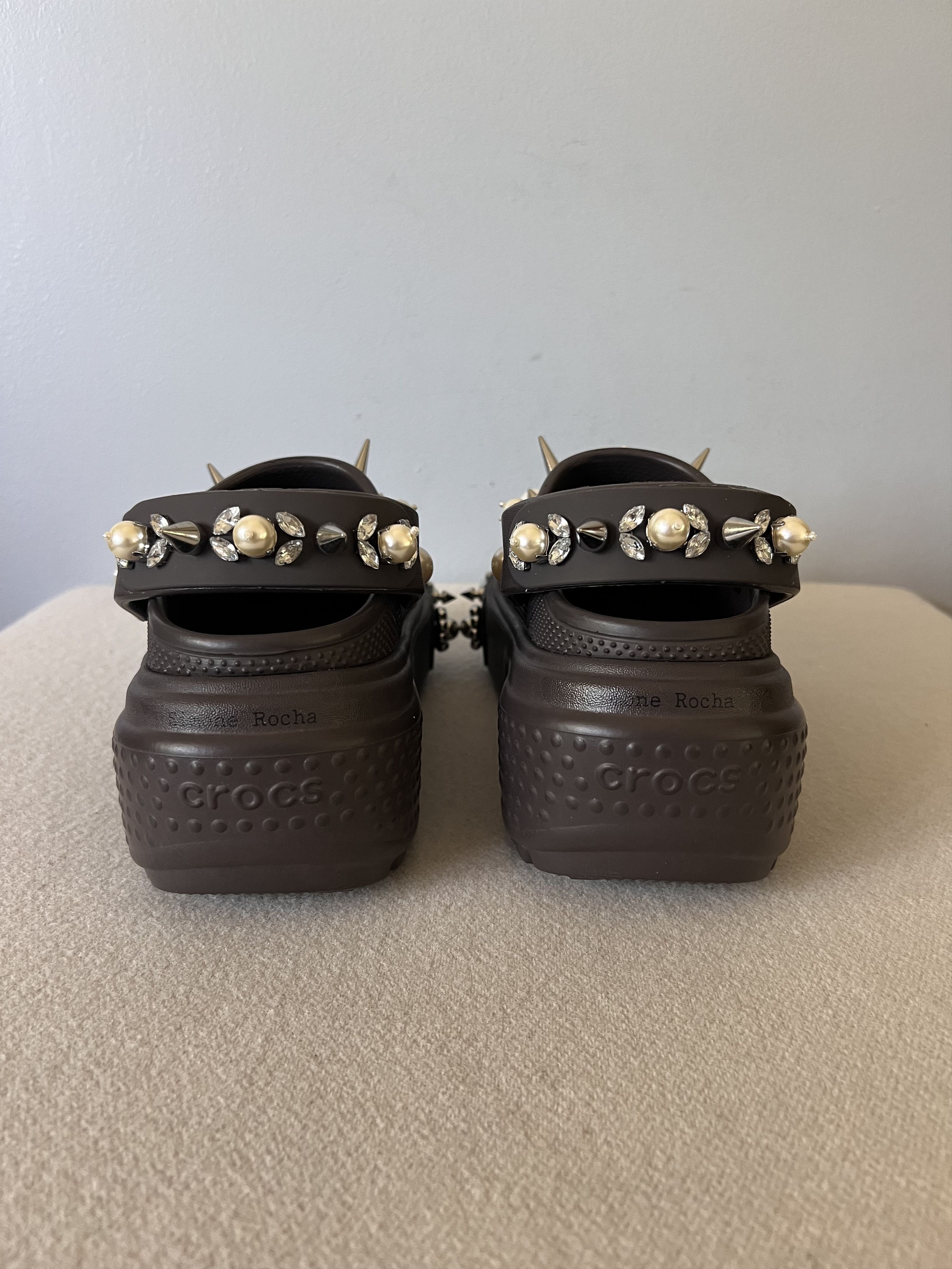 靴 SIMONE ROCHA CROCS STOMP CLOG ESPRESSO Simone Rocha x Crocs