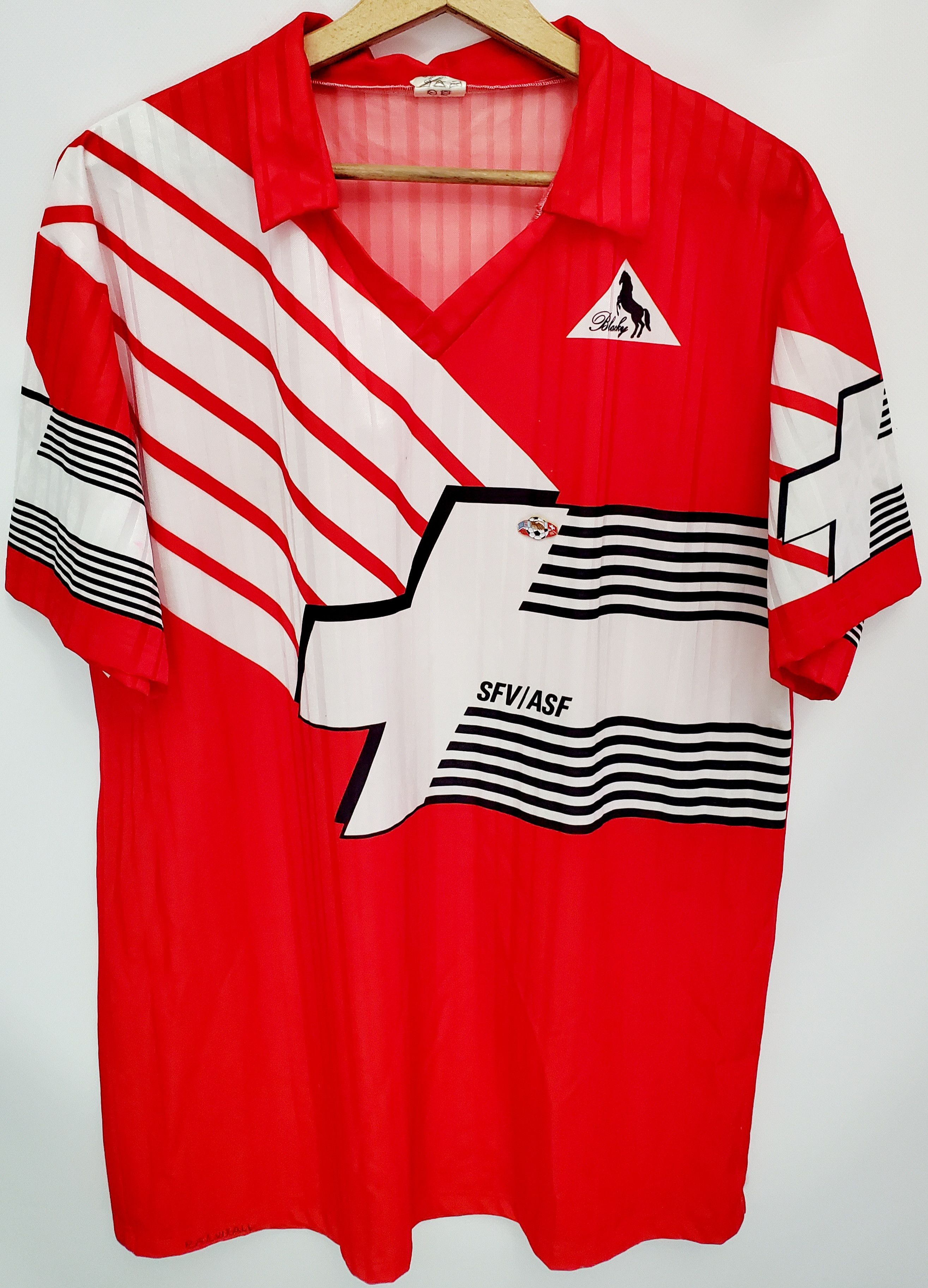 Vintage Vintage SWITZERLAND 1990 1991 HOME jersey ideal condition Size US L / EU 52-54 / 3 - 2 Thumbnail