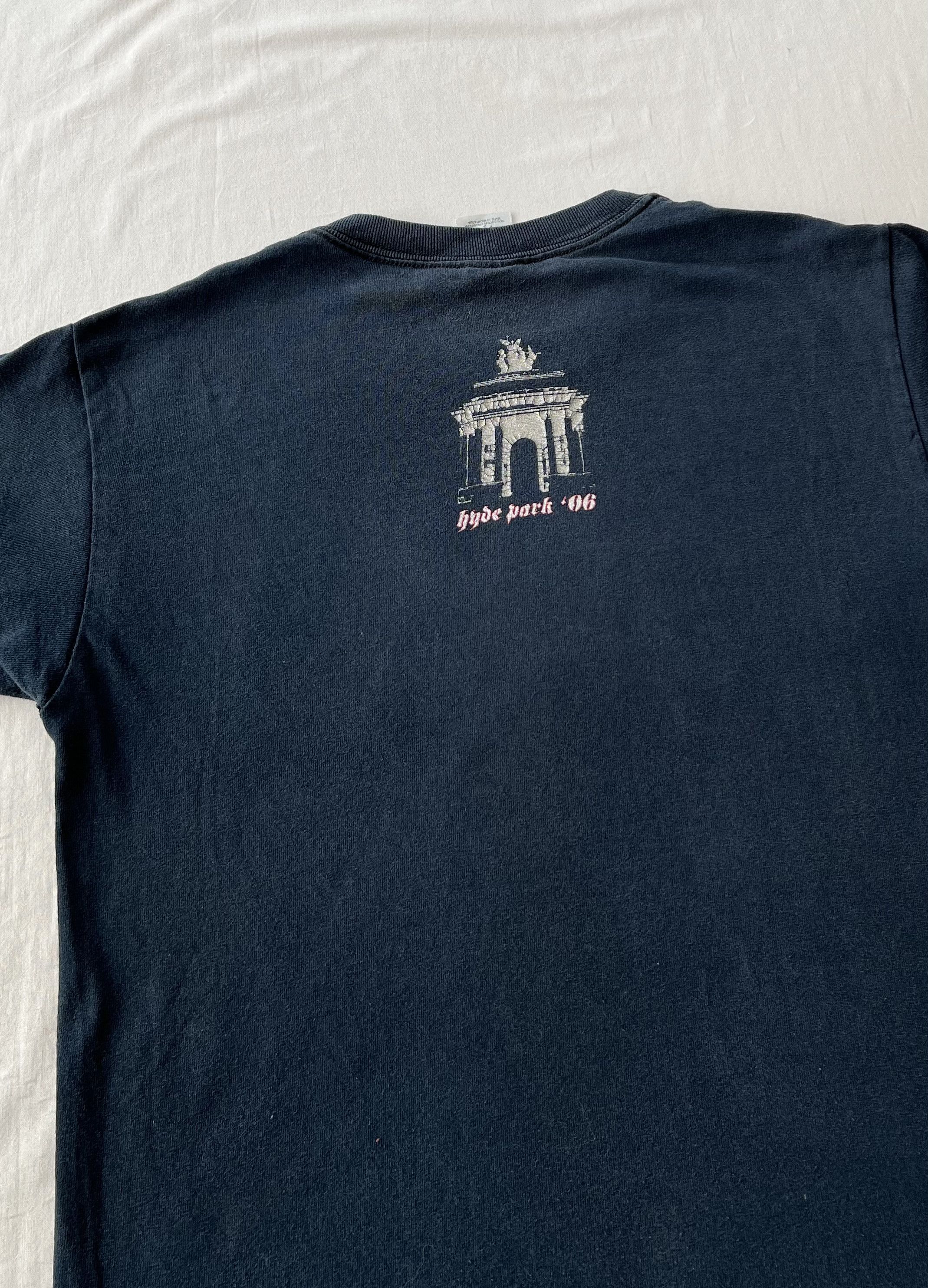 Band Tees Vintage 2006 Foo Fighters Hyde Park Black T-shirt Size US S / EU 44-46 / 1 - 18 Thumbnail