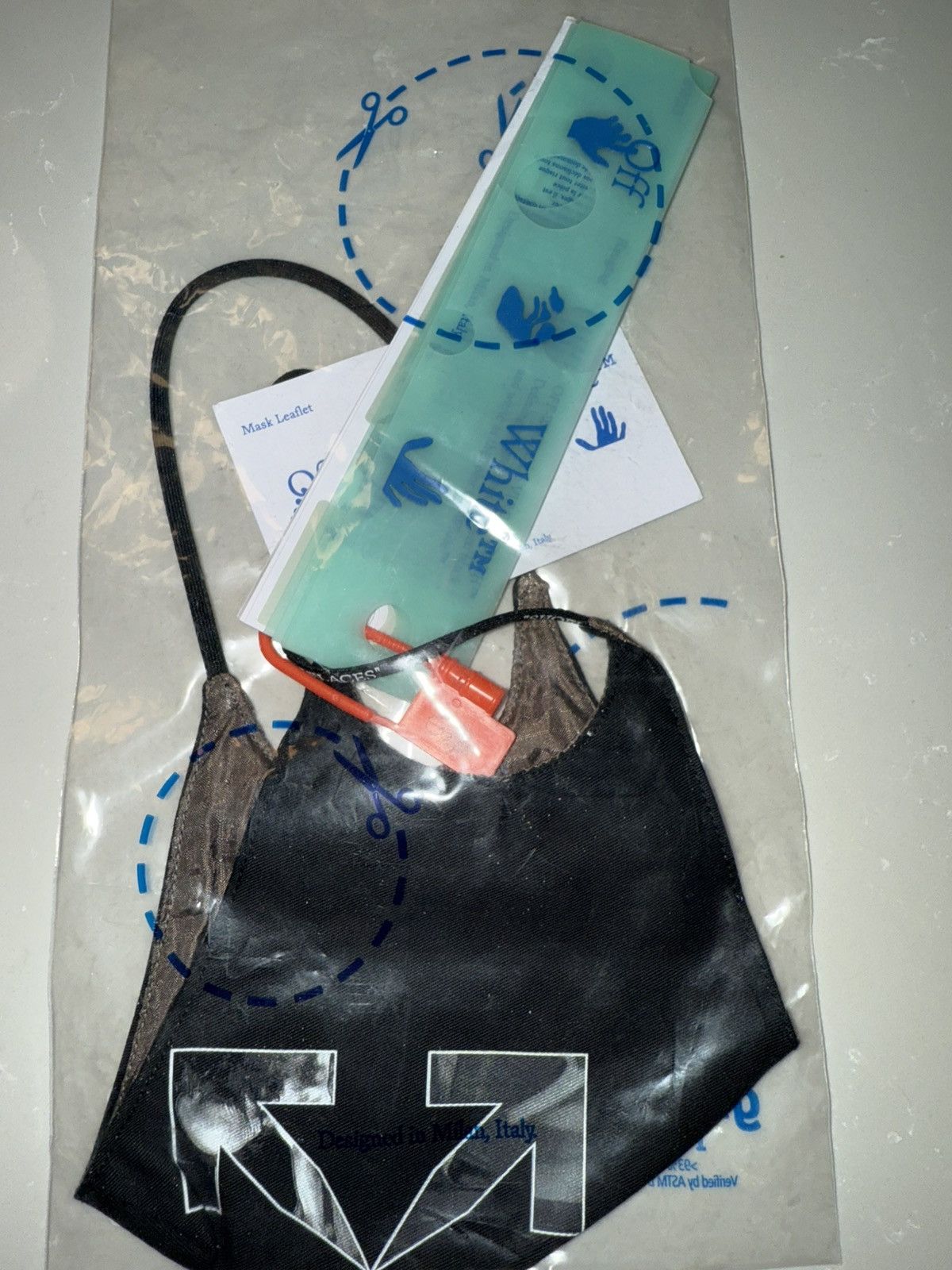 Off-White Off White Face Mask, face covering NEW! Genuine! L/XL Unisex Size ONE SIZE - 3 Thumbnail