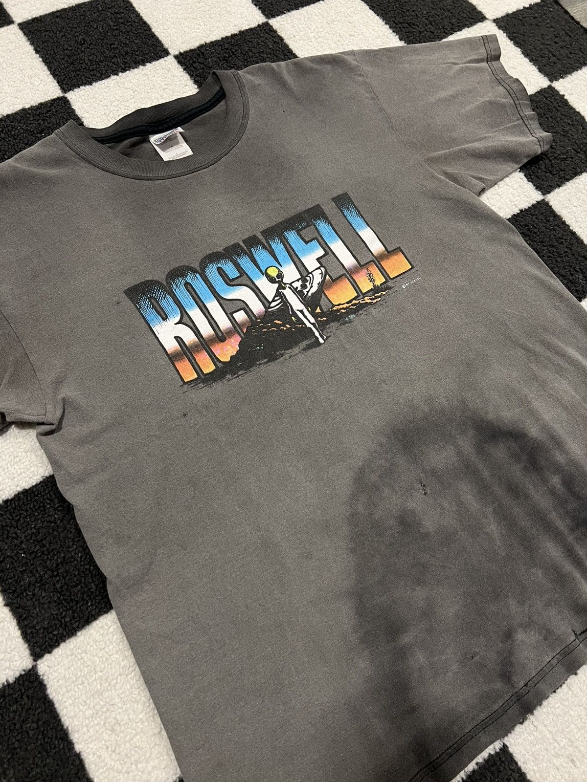 Vintage Vintage 1997 Rosewell Alien Faded Tee Size US L / EU 52-54 / 3 - 1 Thumbnail