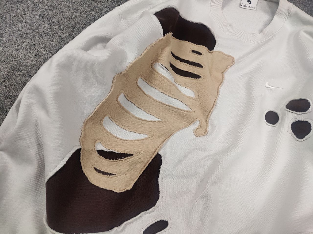 Nike Rare reworked nike skeleton Logo vintage Sweatshirt Y2K Size US XL / EU 56 / 4 - 8 Thumbnail