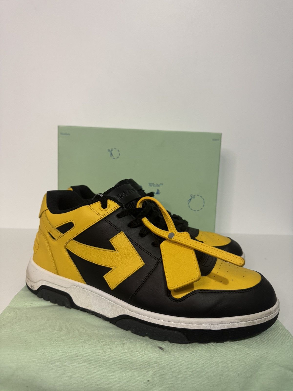 Off-White Off-White Out Of Office Sneakers Yellow/black SZ 48 w/ Box Size US 14 / EU 47 - 1 Thumbnail