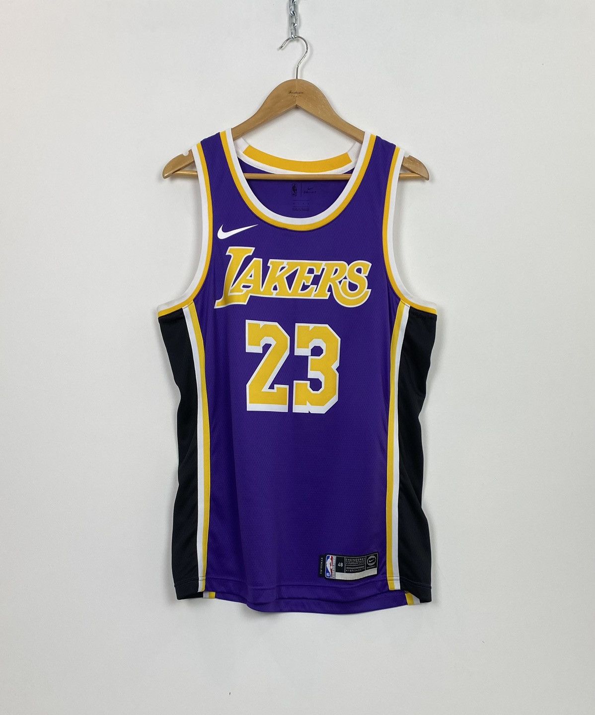 Nike buy Lakers Lebron James Men Jersey Size XL (52)