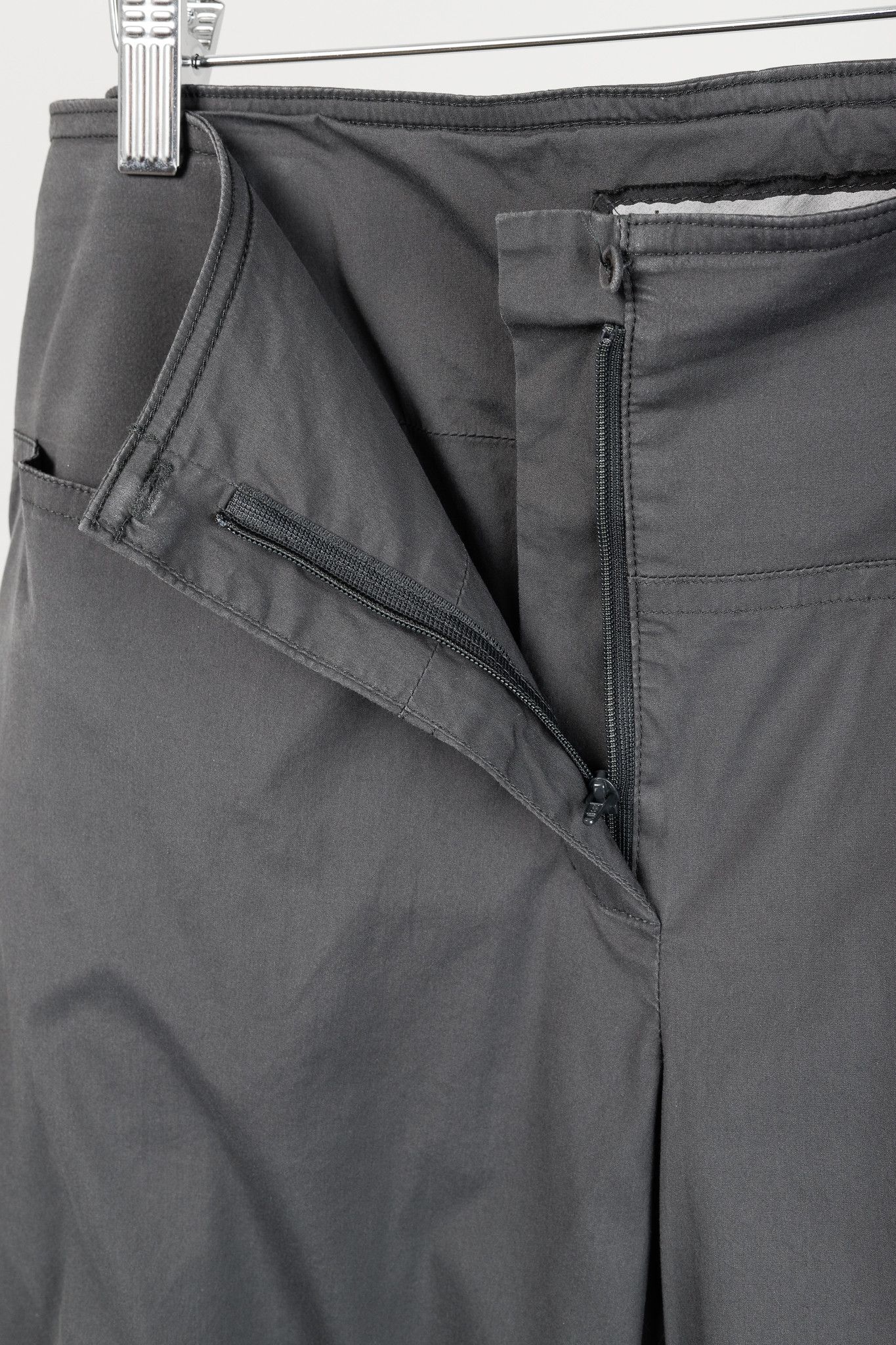 Annette Gortz Annette Gortz SS/11 Mao Grey Cotton-Poplin Cropped Pants Size 31" - 6 Thumbnail