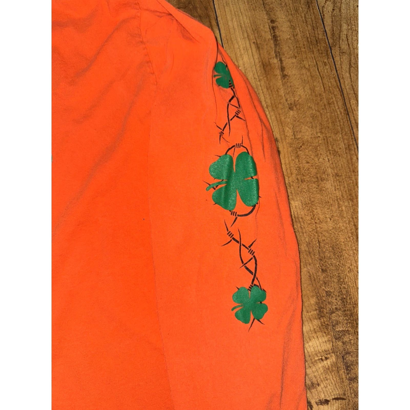 Vintage VINTAGE Unbranded Grunge T-Shirt XL Orange St Patricks Day 4 Leaf Clover Barbwire Mens Long Sleeve Size US XL / EU 56 / 4 - 4 Thumbnail