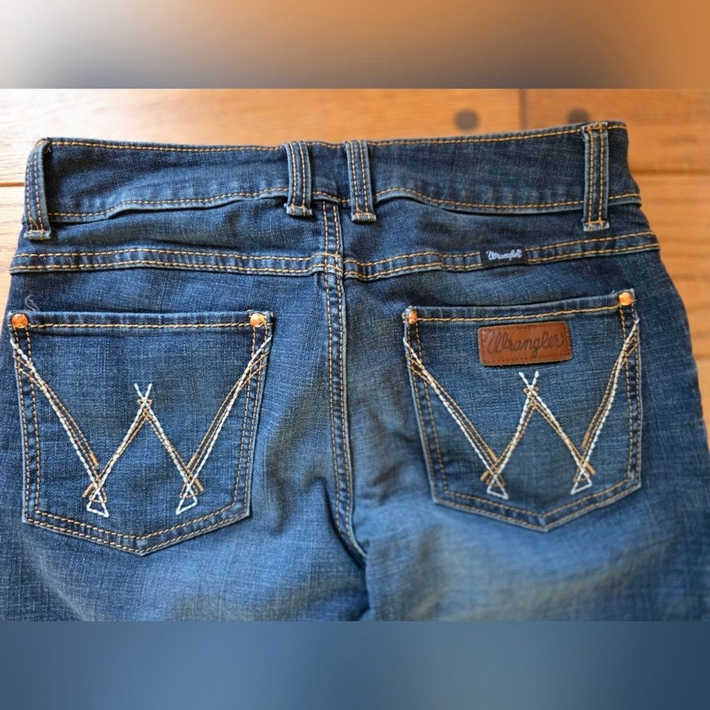 Wrangler Wrangler Boot-Cut Medium-Dark Wash Jeans NWOT Size 28" / US 6 / IT 42 - 8 Thumbnail