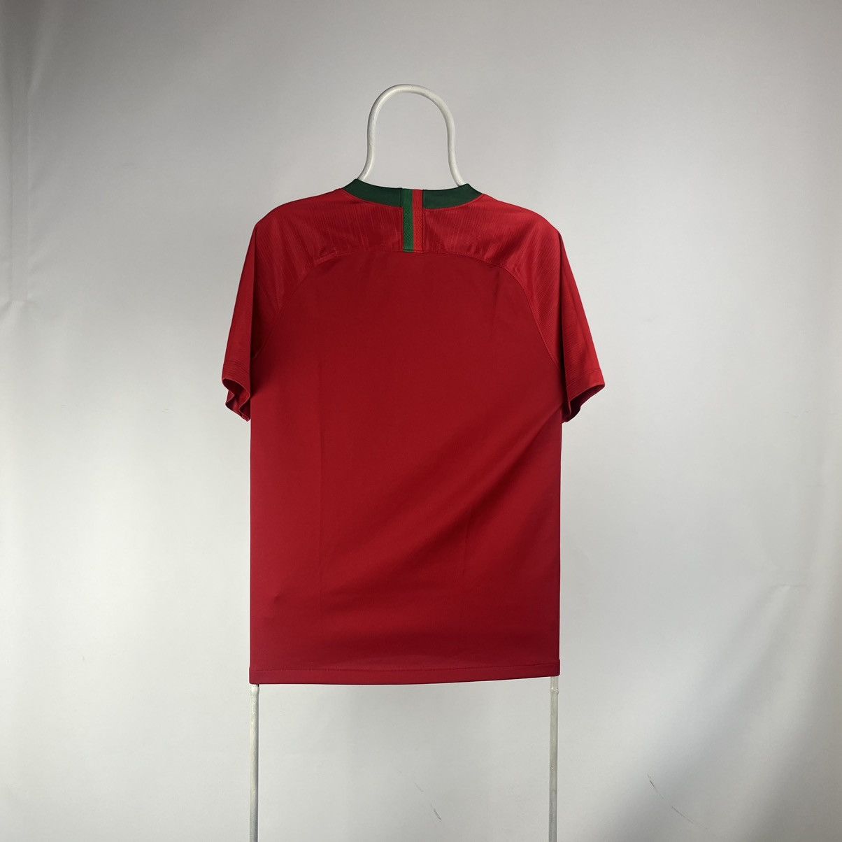 Nike PORTUGAL 2018 2019 HOME FOOTBALL SOCCER JERSEY NIKE SIZE M Size US M / EU 48-50 / 2 - 2 Thumbnail