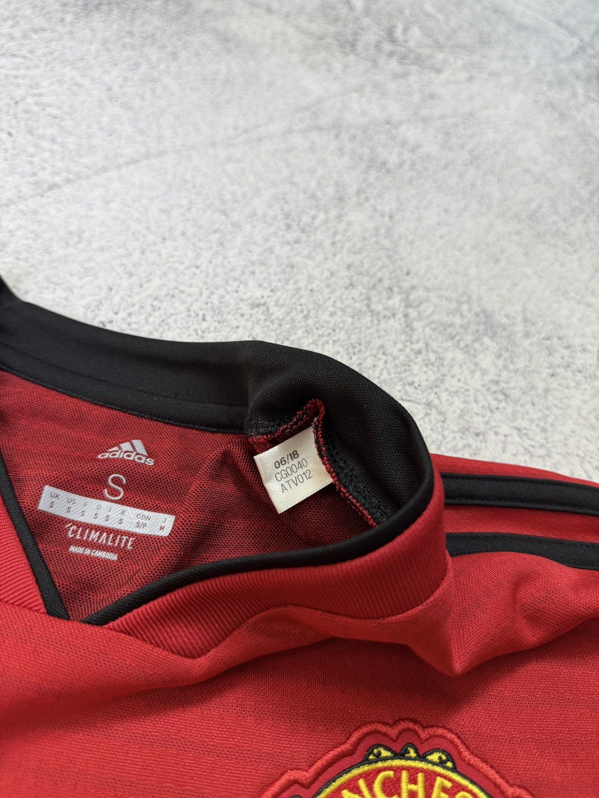 Adidas ADIDAS MANCHESTER UNITED 2018/19 HOME FOOTBALL SHIRT JERSEY Size US S / EU 44-46 / 1 - 7 Thumbnail