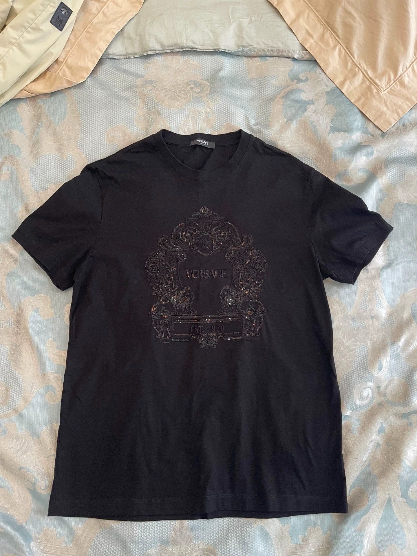 Versace Versace Black Lion Embroidered Sequined Logo XL Tee Size US XL / EU 56 / 4 - 3 Thumbnail