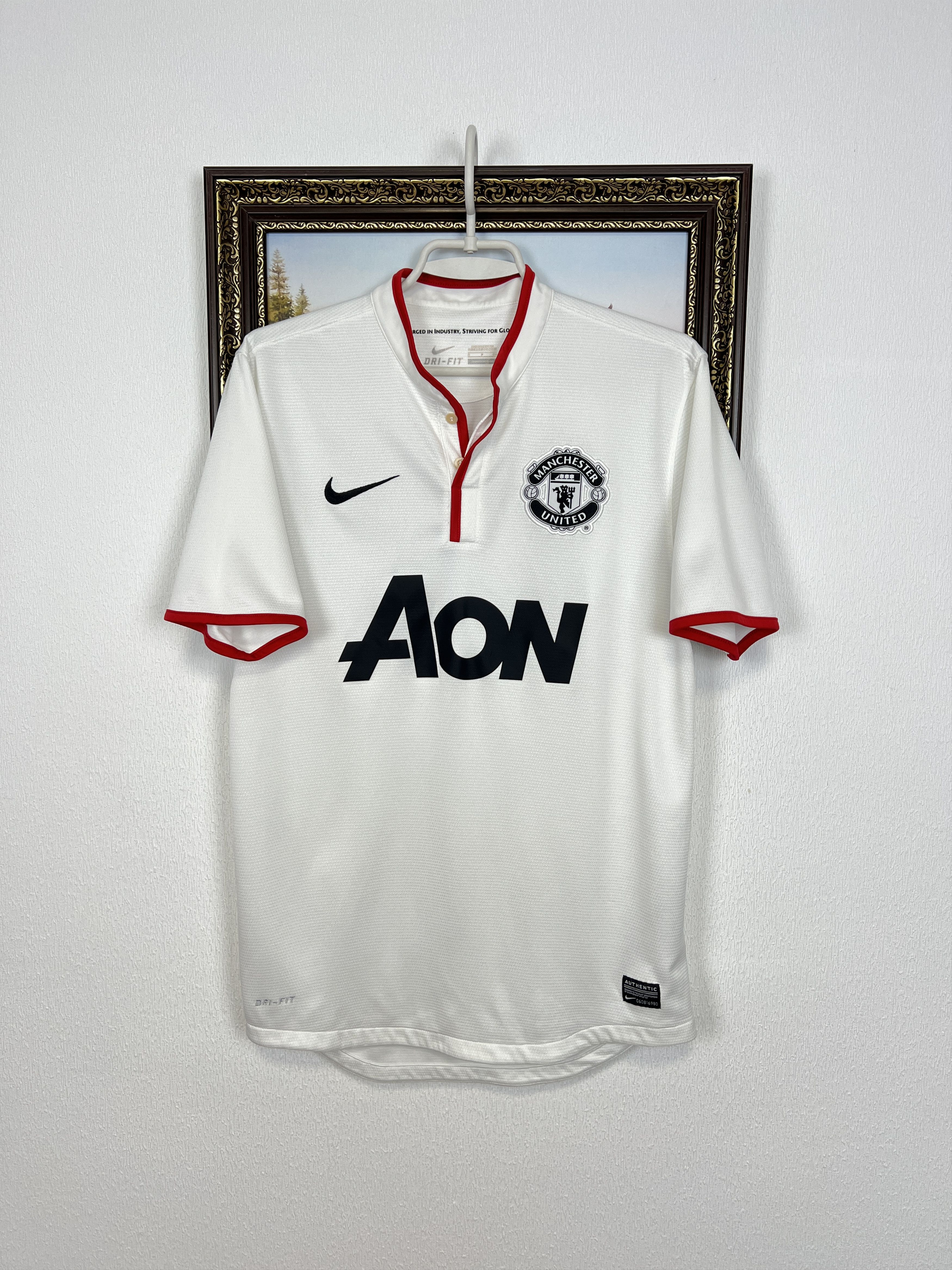 Nike Manchester United Away football shirt 2012 Soccer Nike AON Size US S / EU 44-46 / 1 - 1 Thumbnail