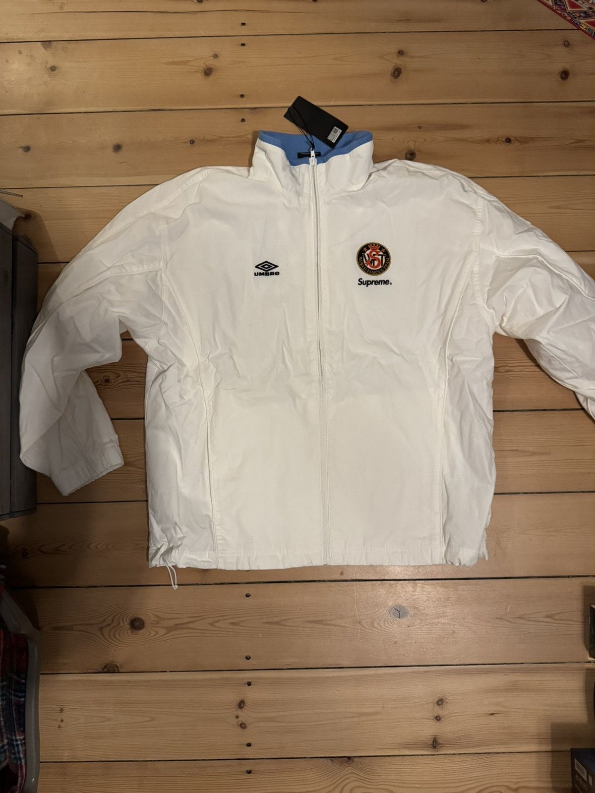 Supreme × Umbro Supreme x umbro white track jacket Size US L / EU 52-54 / 3 - 2 Thumbnail