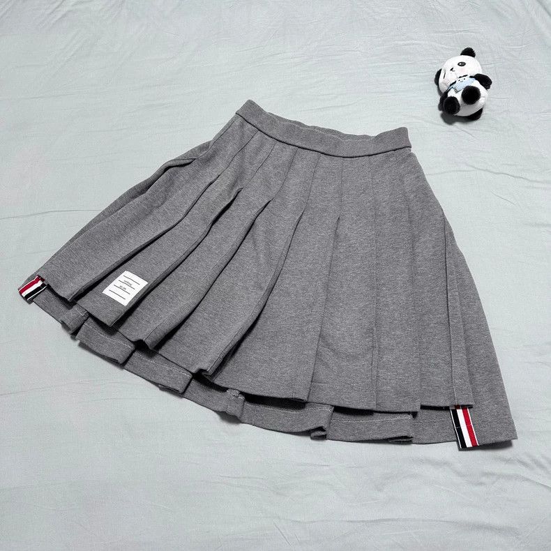 Thom Browne Thom Browne Gray knitted pleated skirt 2503-Nextarrow Size 25" / US 0 / IT 36 - 1 Thumbnail